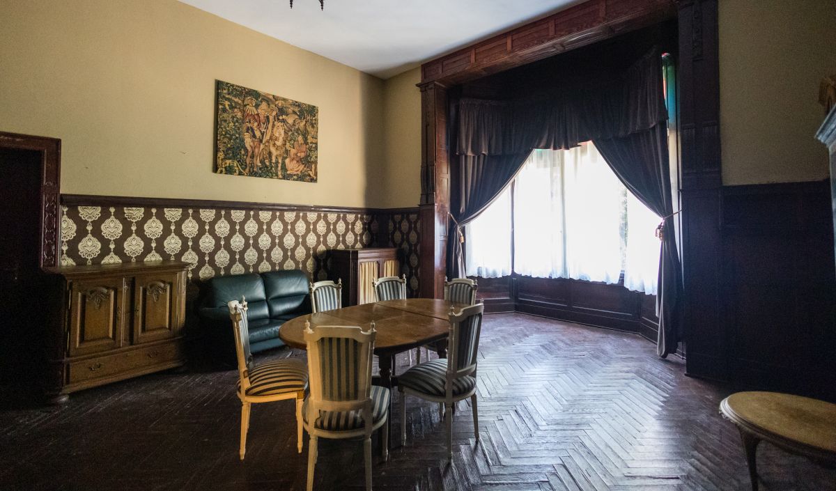 Cinci locuri pe care e musai să le vezi, chiar dacă pentru asta trebuie să te duci până la Cucuieții din Deal. Povestea bisericii de lemn cu tavan de stele