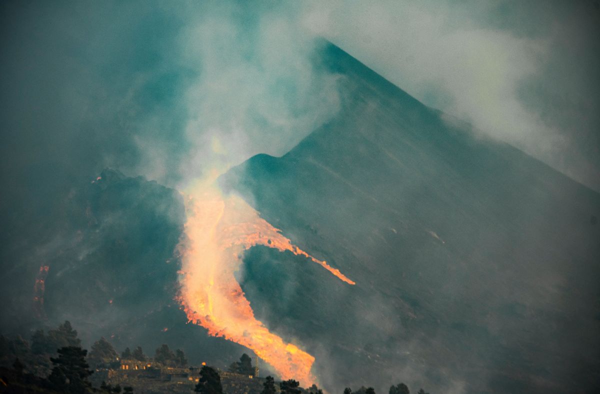 85 de zile de erupție, fără oprire. Vulcanul din Canare a doborât un record