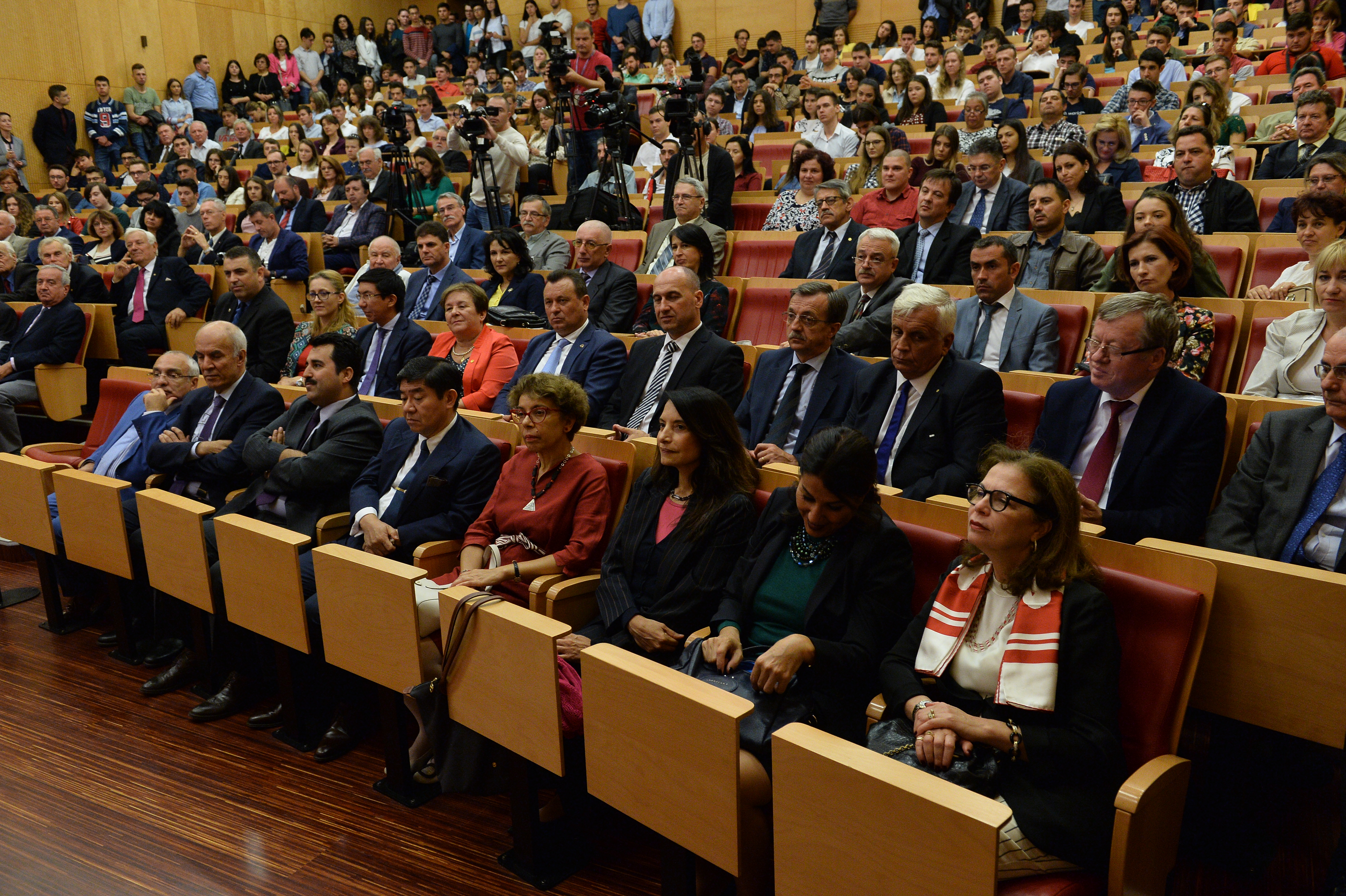 Universitatea Politehnica București a deschis anul universitar cu generația 200