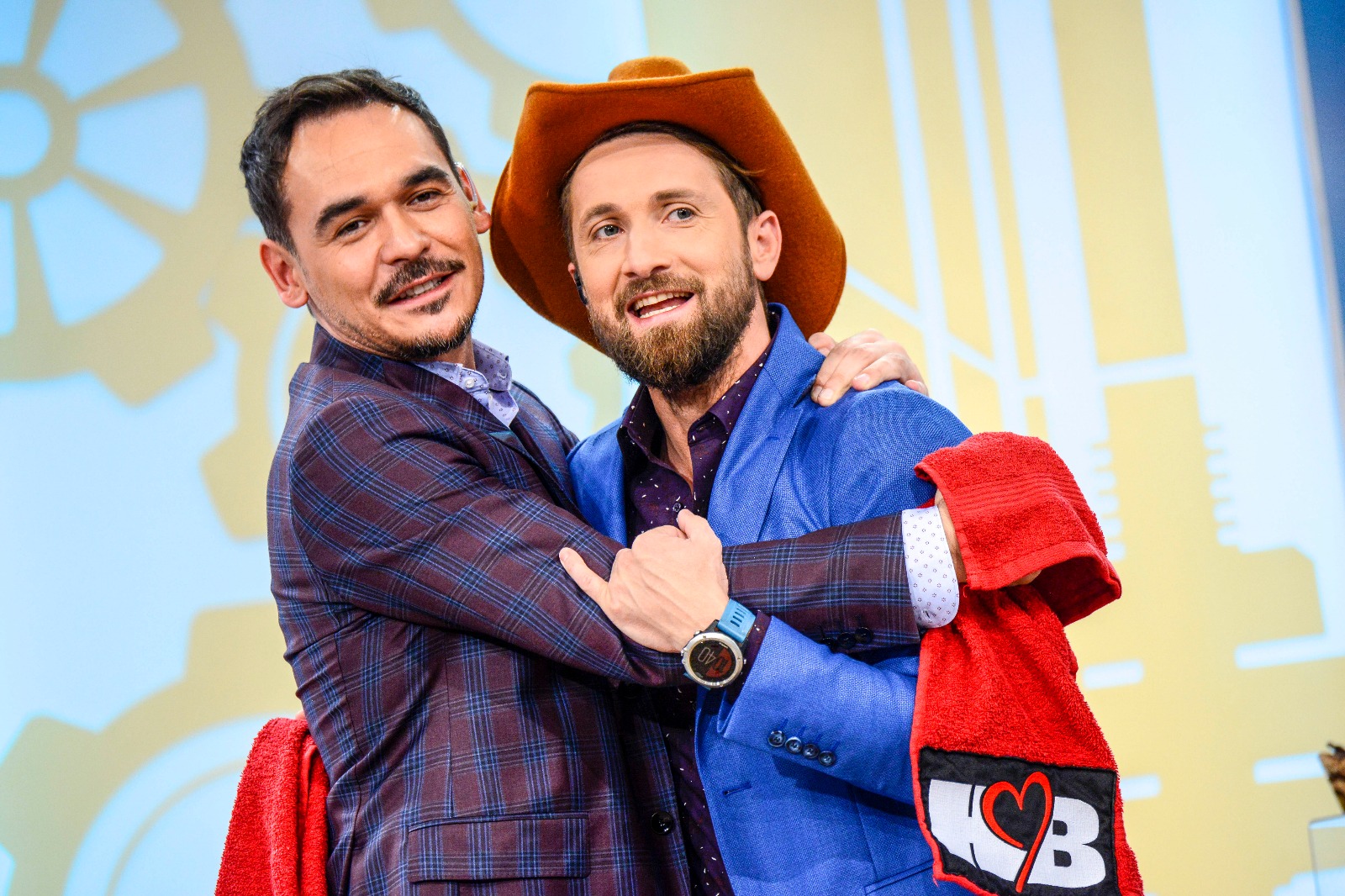Întâlnire de gradul zero la matinalul de la Antena 1. Dani Oțil, față în față cu Mihaela Rădulescu | FOTO