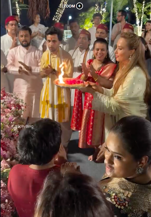 Iulia Vântur și Salma Khan, împreună la un ritual sacru în India