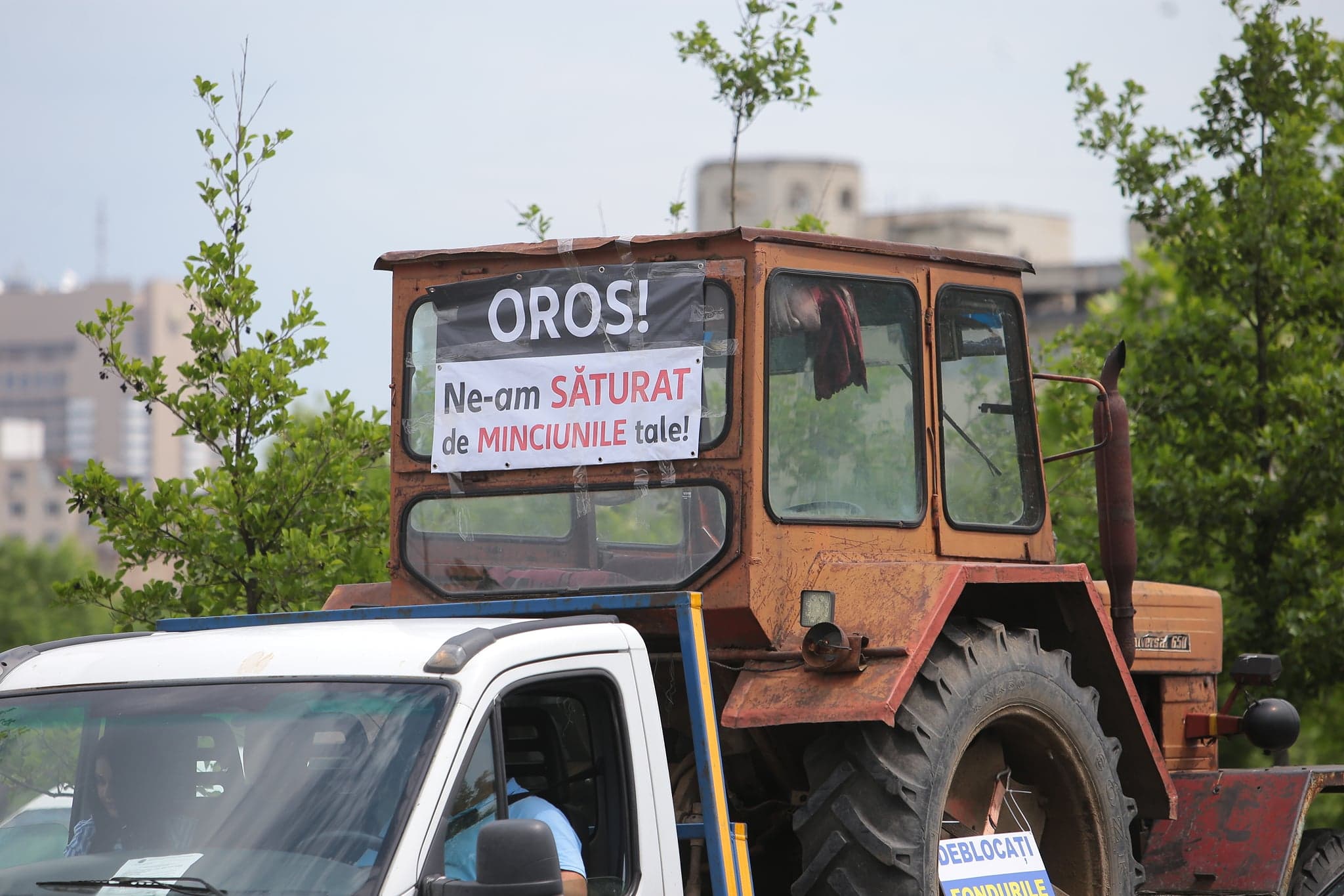 Protest cu tractoare la Palatul Parlamentului. Ce revendicări au fermierii