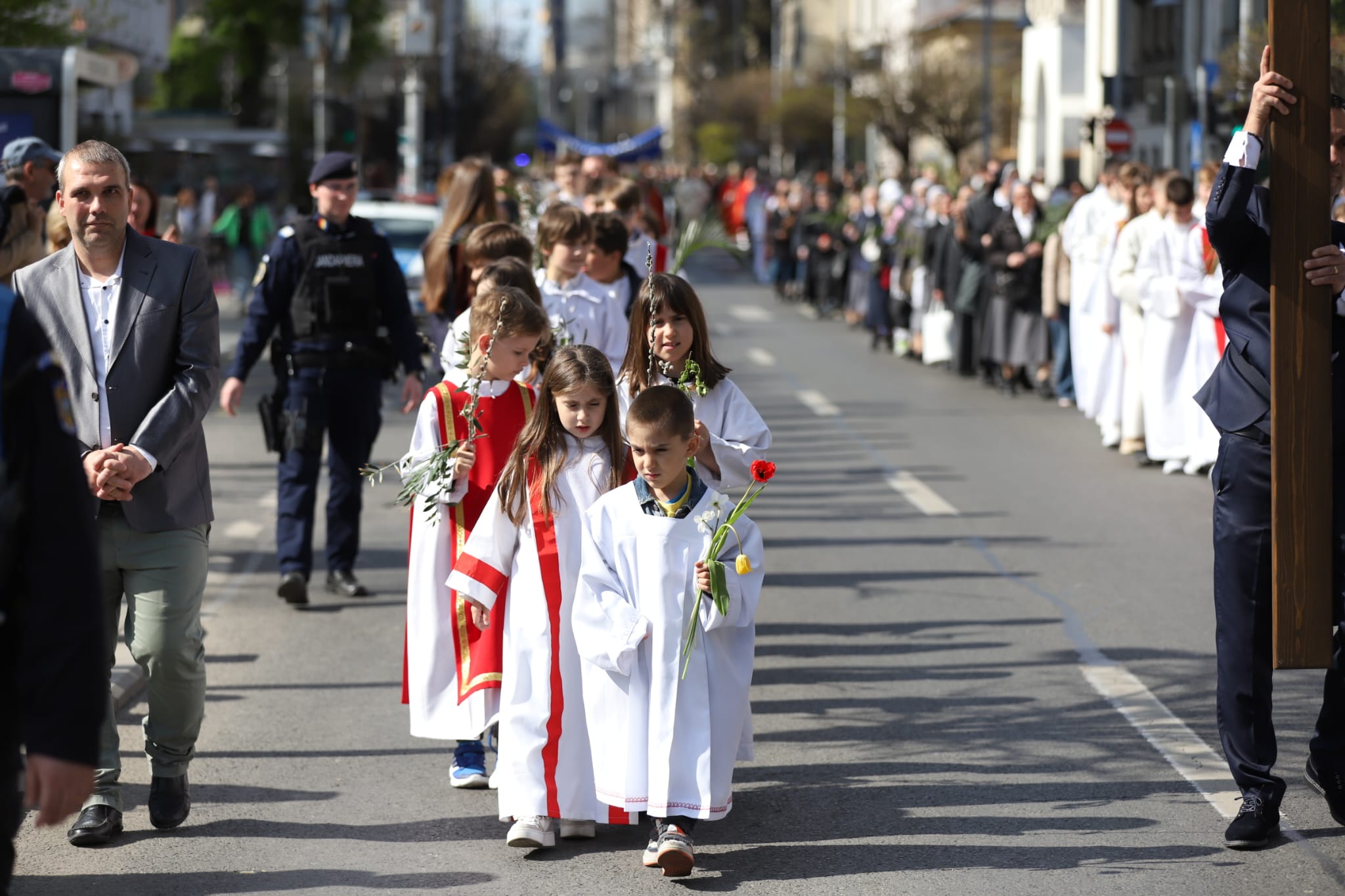 Pelerinajul de Florii, în București: sute de credincioși catolici au participat azi la tradiționala procesiune religioasă