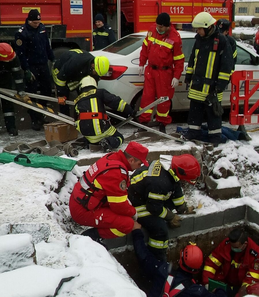 Un bărbat a căzut într-un canal de lângă autogara din cartierul Craiter, din Braşov| FOTO/VIDEO