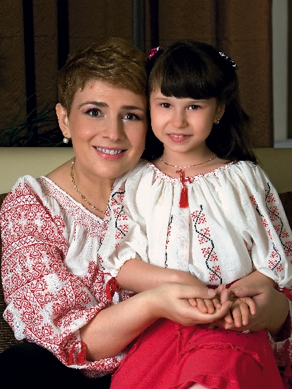 Fiica lui Teo Trandafir s-a mutat din casa mamei sale. Ce relație are prezentatoarea cu Maia: „Până la 18 ani am fost destul de strictă cu ea”