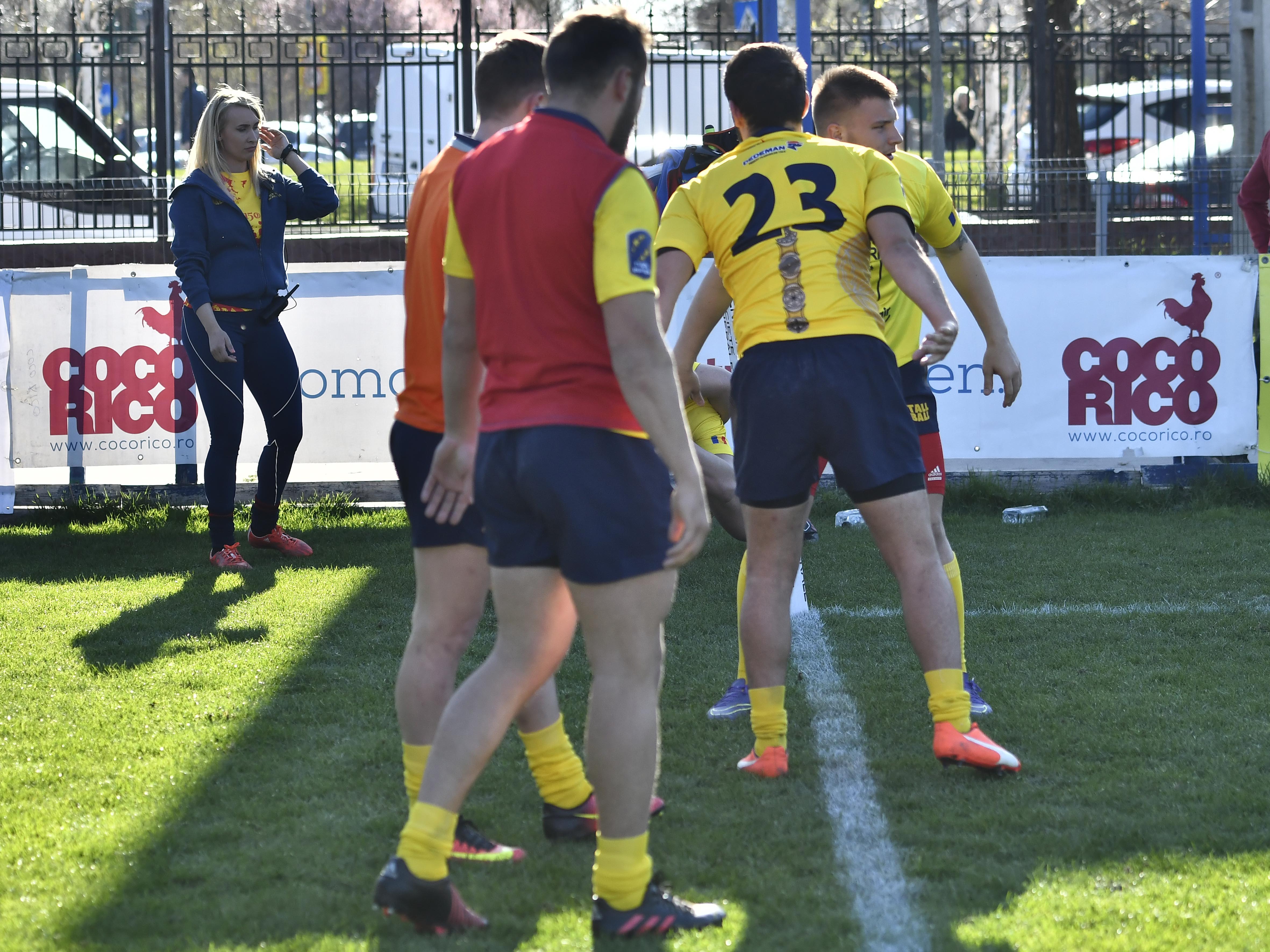 Blonda de la rugby! La naționala Under-20 a României activează frumoasa Andreea Delean, o antrenoare supersexy! GALERIE FOTO