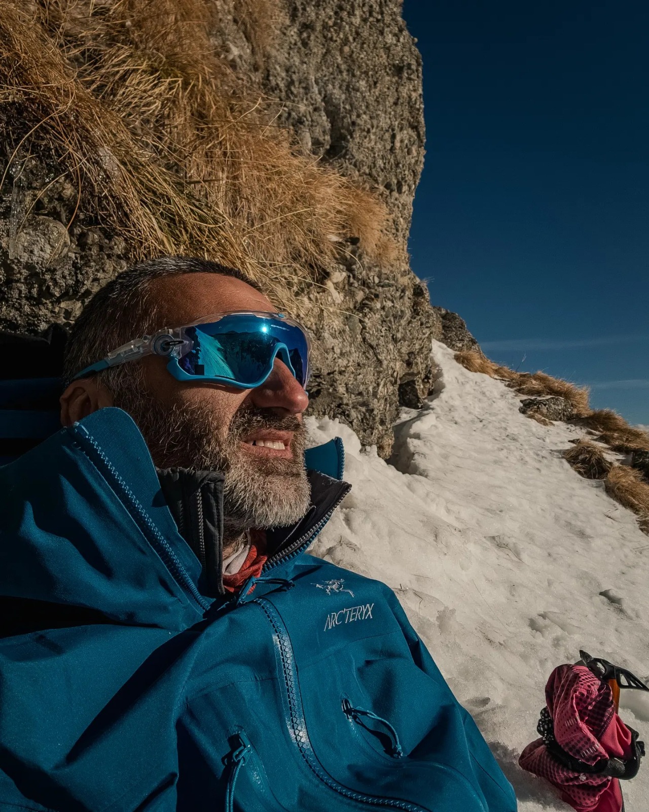 Românul care trăiește la cea mai înaltă altitudine din Bucegi. Ce sfaturi le dă turiștilor surprinși de furtună pe creastă: „Sunt două lucruri banale care le pot salva viața”