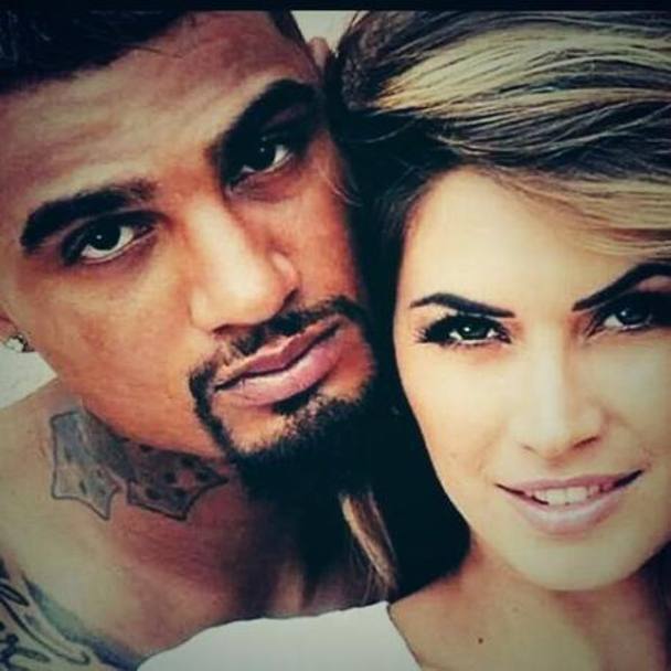 GALERIE FOTO / Melissa Satta, femeia fatală a Italiei: ^”Știu cum să înnebunesc un bărbat!”