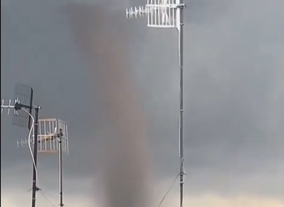 Ritka látható, szupercellás tornádó csapott le Spanyolországban – videó