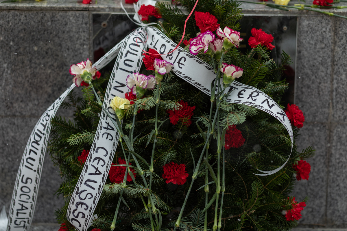 Acasă la Nicolae Ceaușescu, în Scornicești, de ziua fostului dictator. Ode, regrete și un oraș abandonat de oamenii plecați la muncă în afară