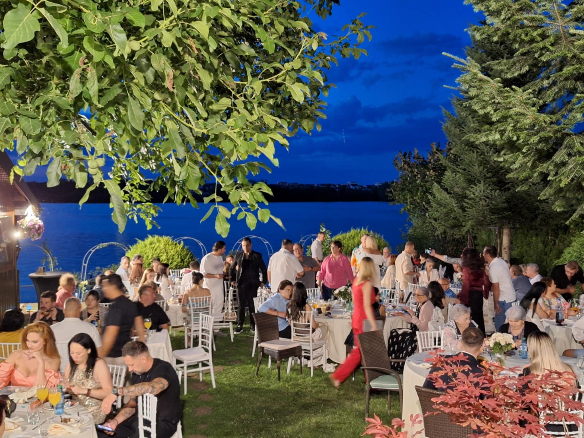 Imagini de la ziua de naștere a Mariei Dragomiroiu. Cum arată curtea casei artistei: Transformată total pentru eveniment