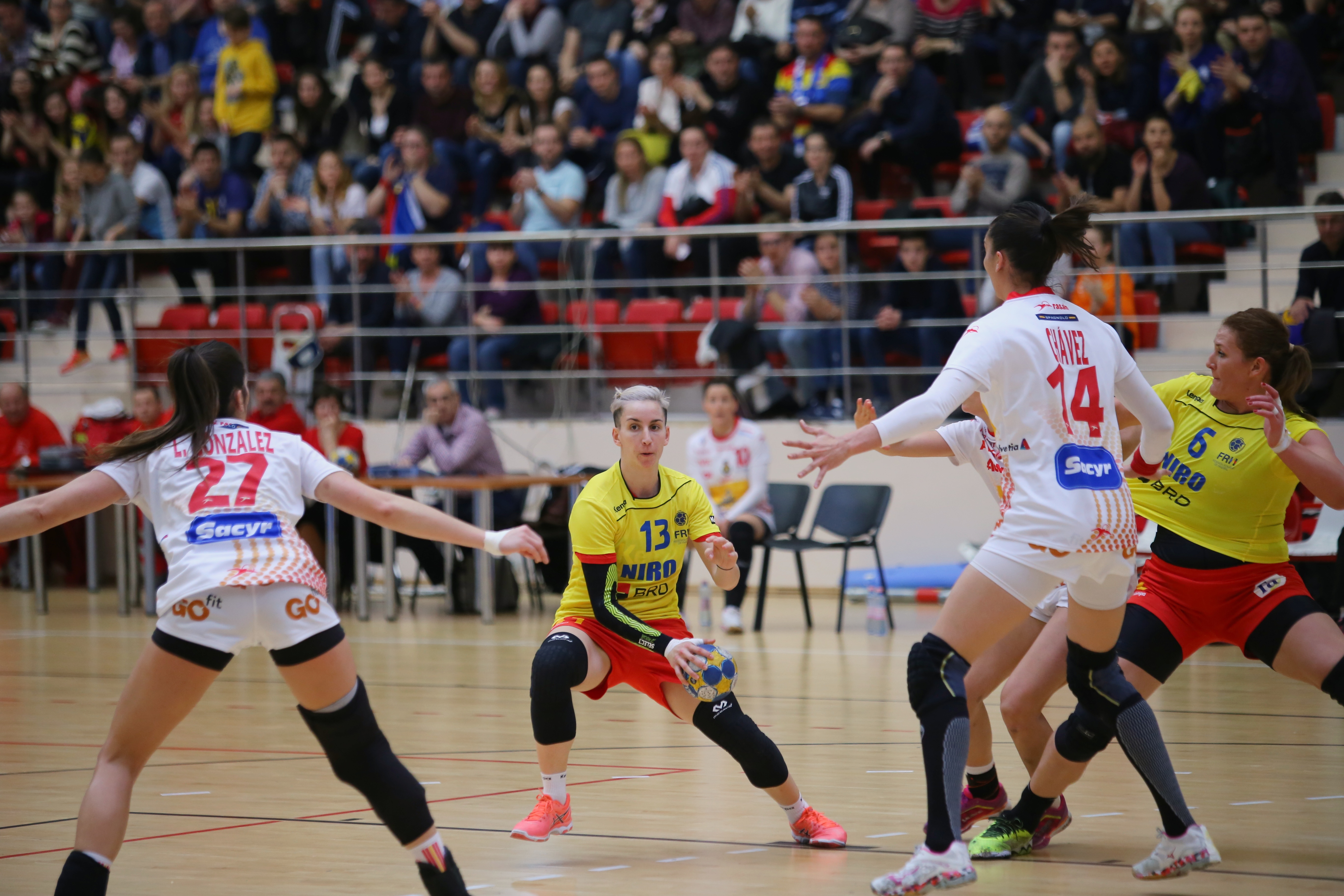 Handbal. România și Spania și-au împărțit victoriile. Cristina Neagu - premiată / GALERIE FOTO