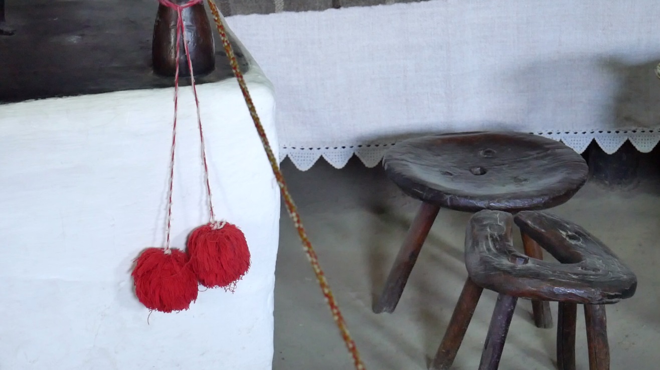 VIDEO/ Chinezii care au plâns când au vizitat bojdeuca lui Creangă din Humulești: ”Ne-am săturat să stăm la înălțimi”
