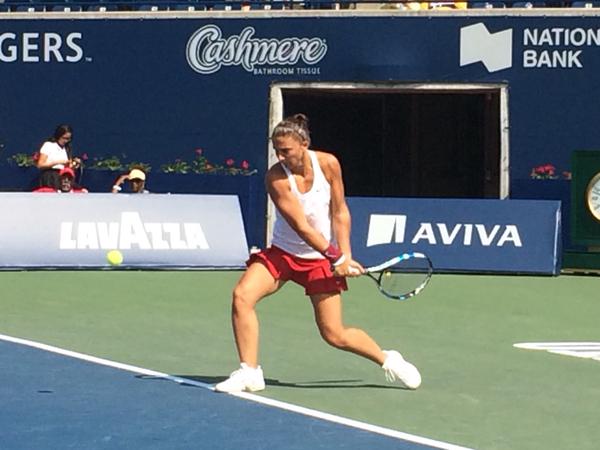 Comentatorii străini sunt șocați de numărul mare de români care o încurajează pe Simona Halep în Canada: ^”Este cea mai iubită jucătoare de tenis a lumii”! GALERIE FOTO