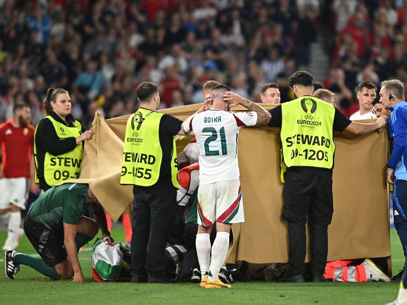 EURO 2024 | BBC a cerut scuze telespectatorilor şi a acuzat UEFA după reluările de la accidentarea lui Varga