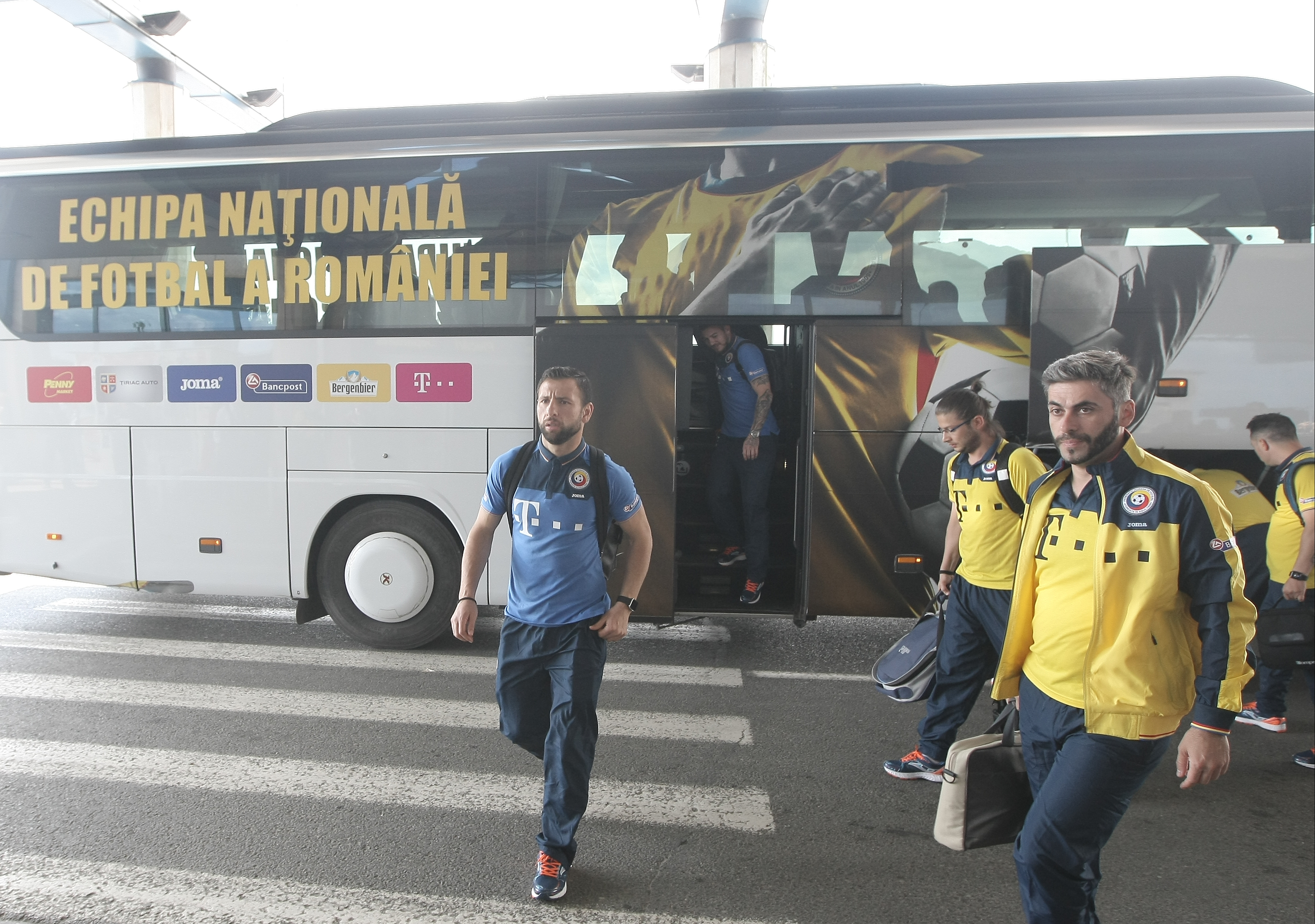 Anghel Iordănescu l-a luat pe Denis Alibec în cantonamentul din Italia. Selecționerul, absent | GALERIE FOTO