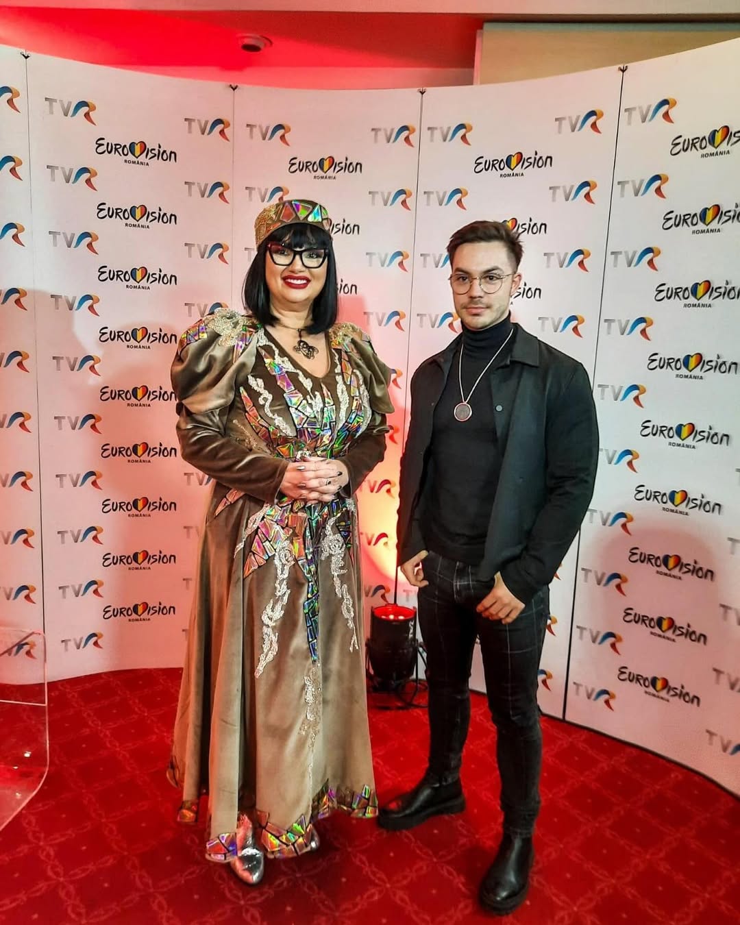 Cine e tânărul misterios alături de care Ozana Barabancea a fost surprinsă în vacanță la Plaiul Foii: „Relație foarte frumoasă”