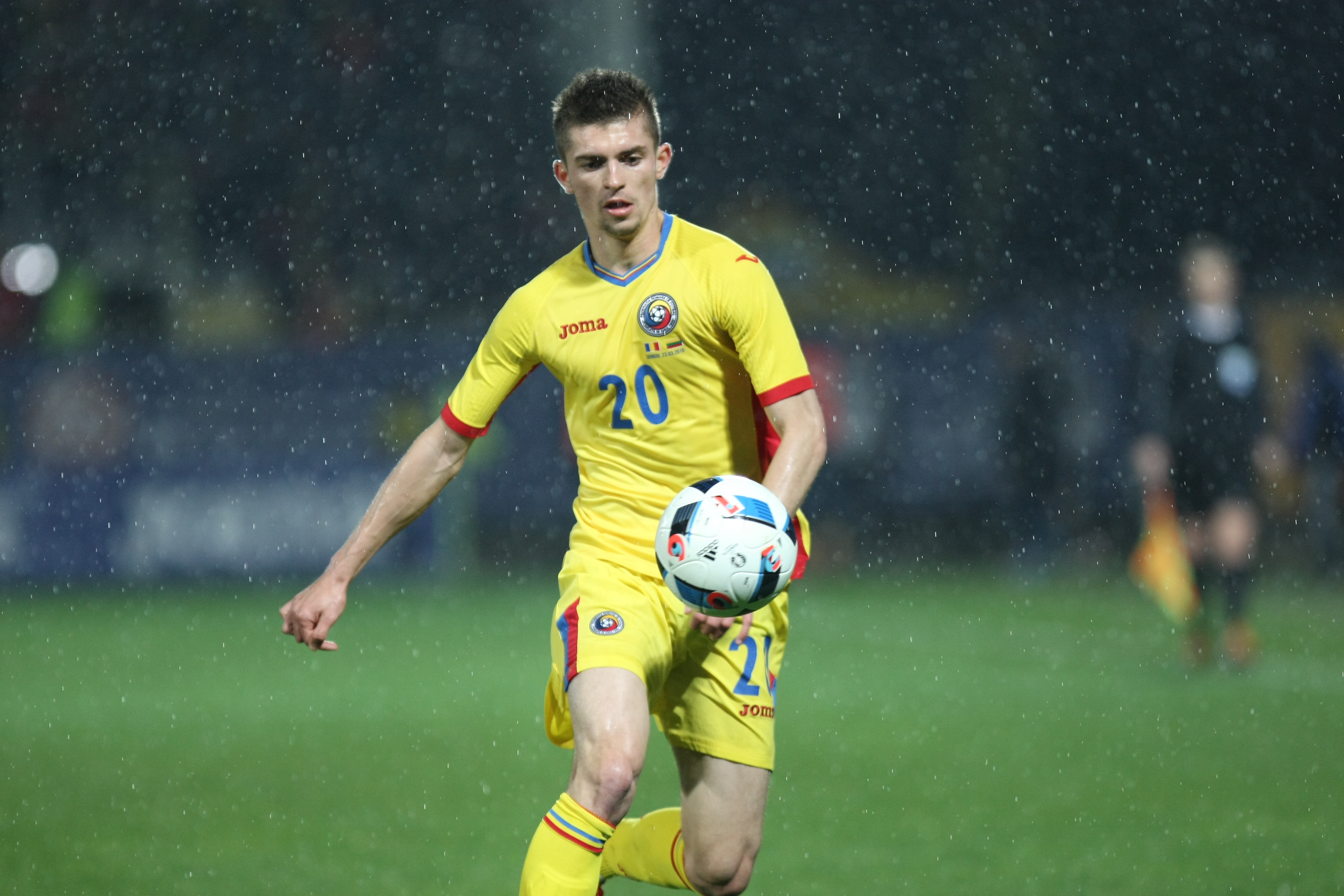 Amical, România - Lituania 1-0. Puiule, EL e Dumnezeul tău, nu icoanele! ^Debutantul Nicușor Stanciu a decis meciul / LIVEBLOG&FOTO&&VIDEO