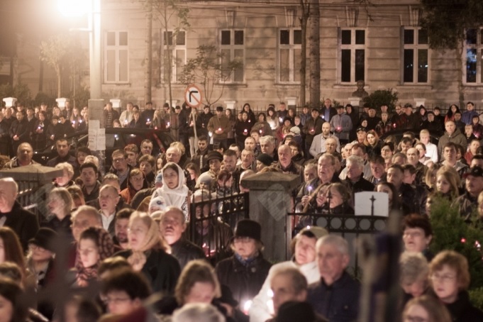 PAȘTE 2016: HRISTOS A ÎNVIAT! Așa petrec românii de Paște, pe 1 MAI! FOTO&VIDEO
