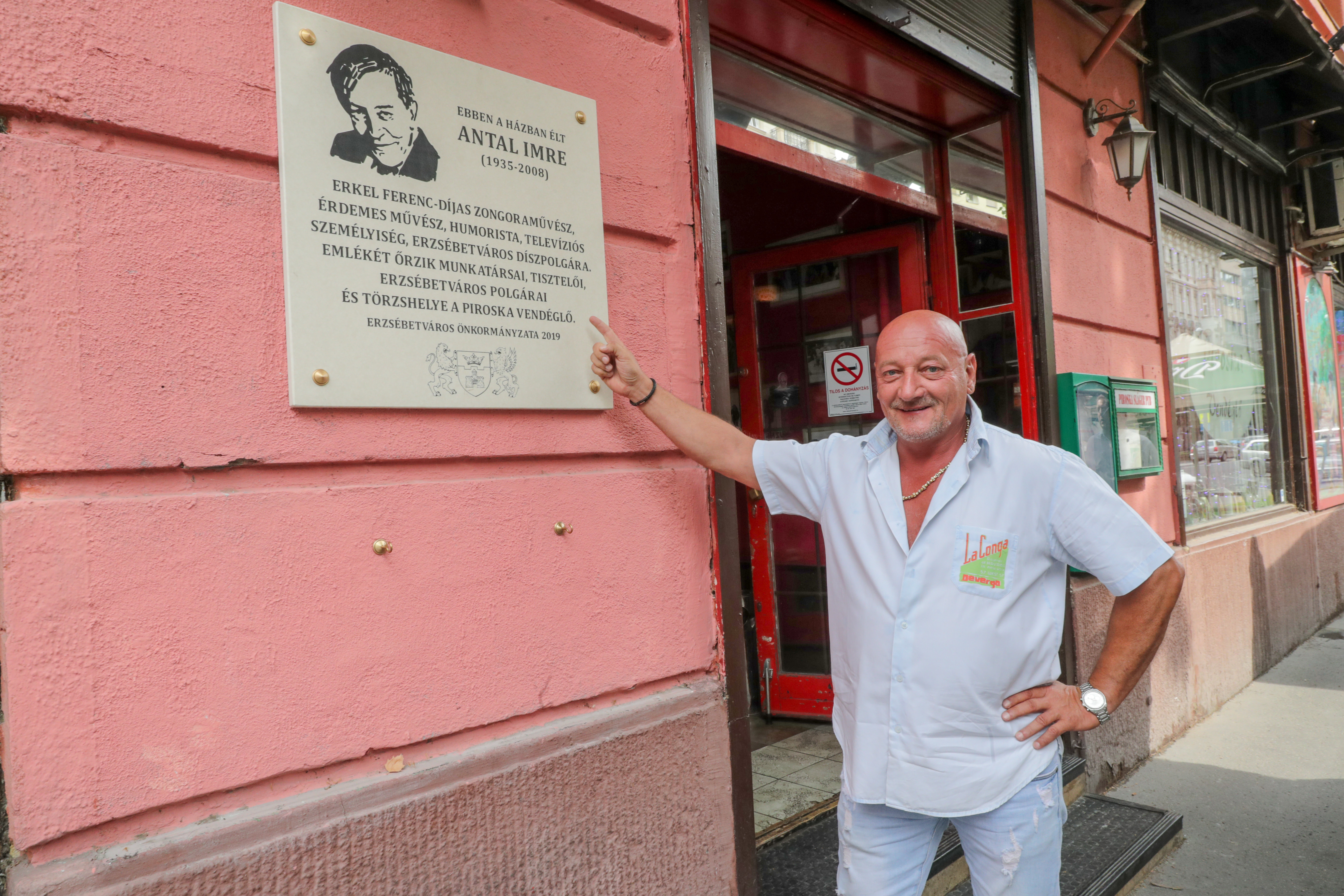 Van már táblája Antal Imrének, de várni kell a felavatásra - Blikk