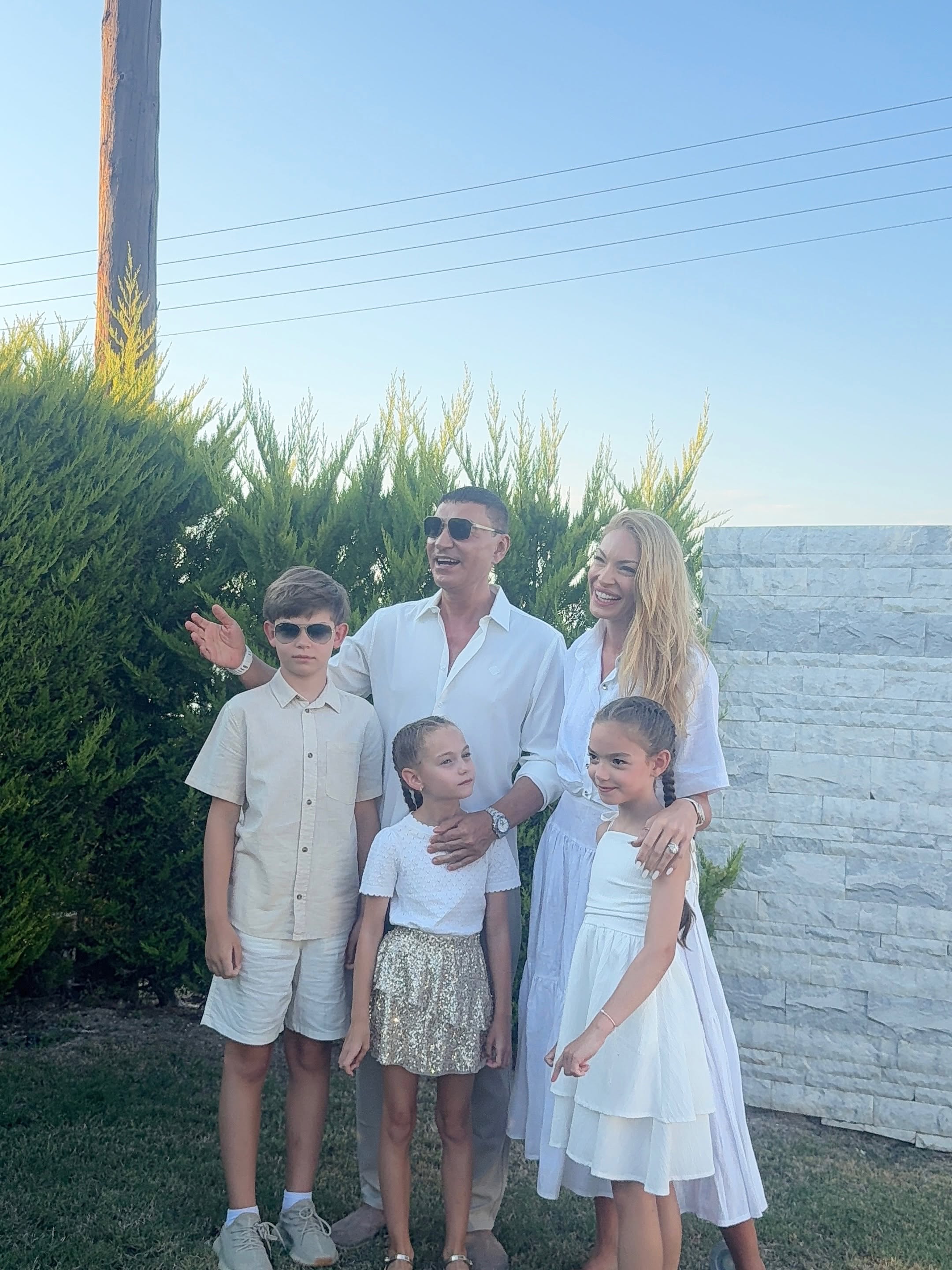 Imagini rare cu cei nouă copii ai lui Cristi Borcea. Valentina Pelinel, mesaj emoționant despre familia numeroasă