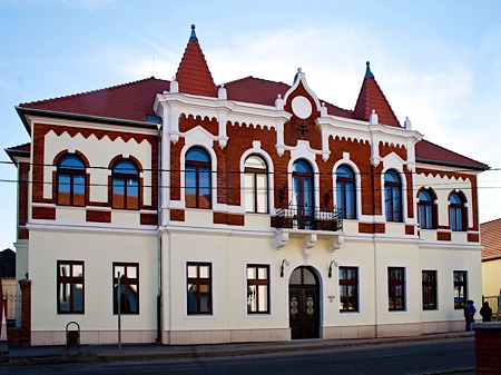 Példátlan eset: a polgármesteri hivatal teljes felsővezetése felmondott Sajószentpéteren