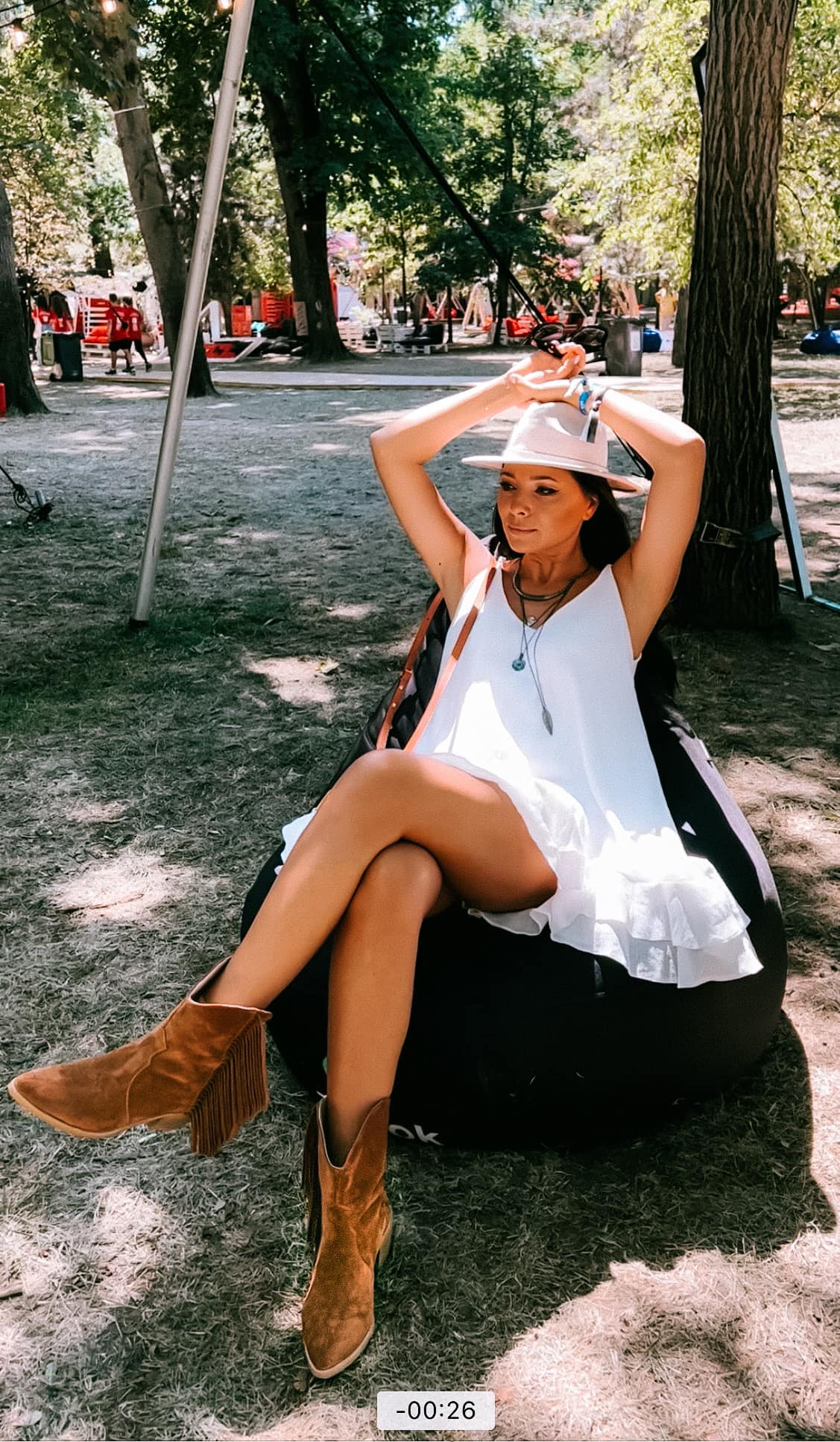 Corina Caragea, moment neașteptat cu o fană, în timp ce se aflau la UNTOLD. Ce i-a spus femeia fără reținere. „Îți dai seama cât de bătrână sunt?”
