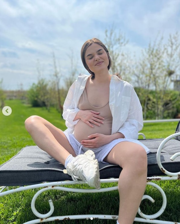 Cum arată Theo Rose cu aproape două luni înainte să nască. Cântăreața are acum 58 de kilograme