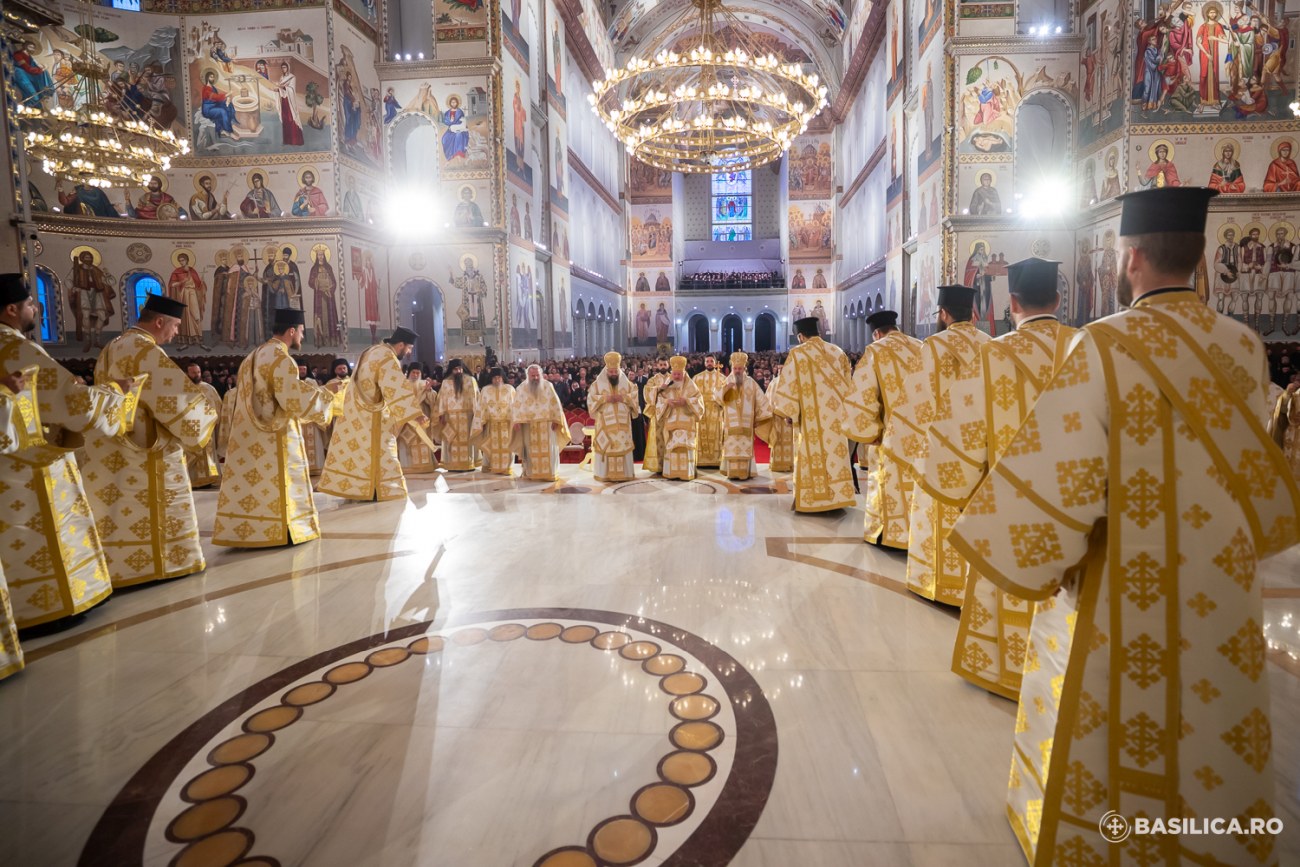 Cum arată Catedrala Mântuirii Neamului în interior. Imagini transmise de Biserica Ortodoxă, pentru că presa a fost interzisă