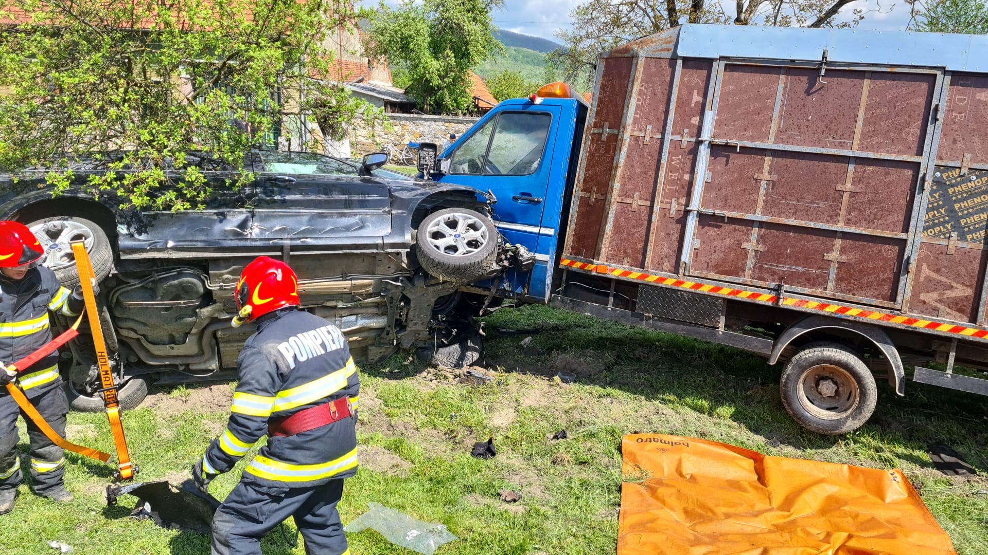 Accident grav pe DN 6, între Caransebeş şi Lugoj. O persoană a murit şi alte patru au fost rănite