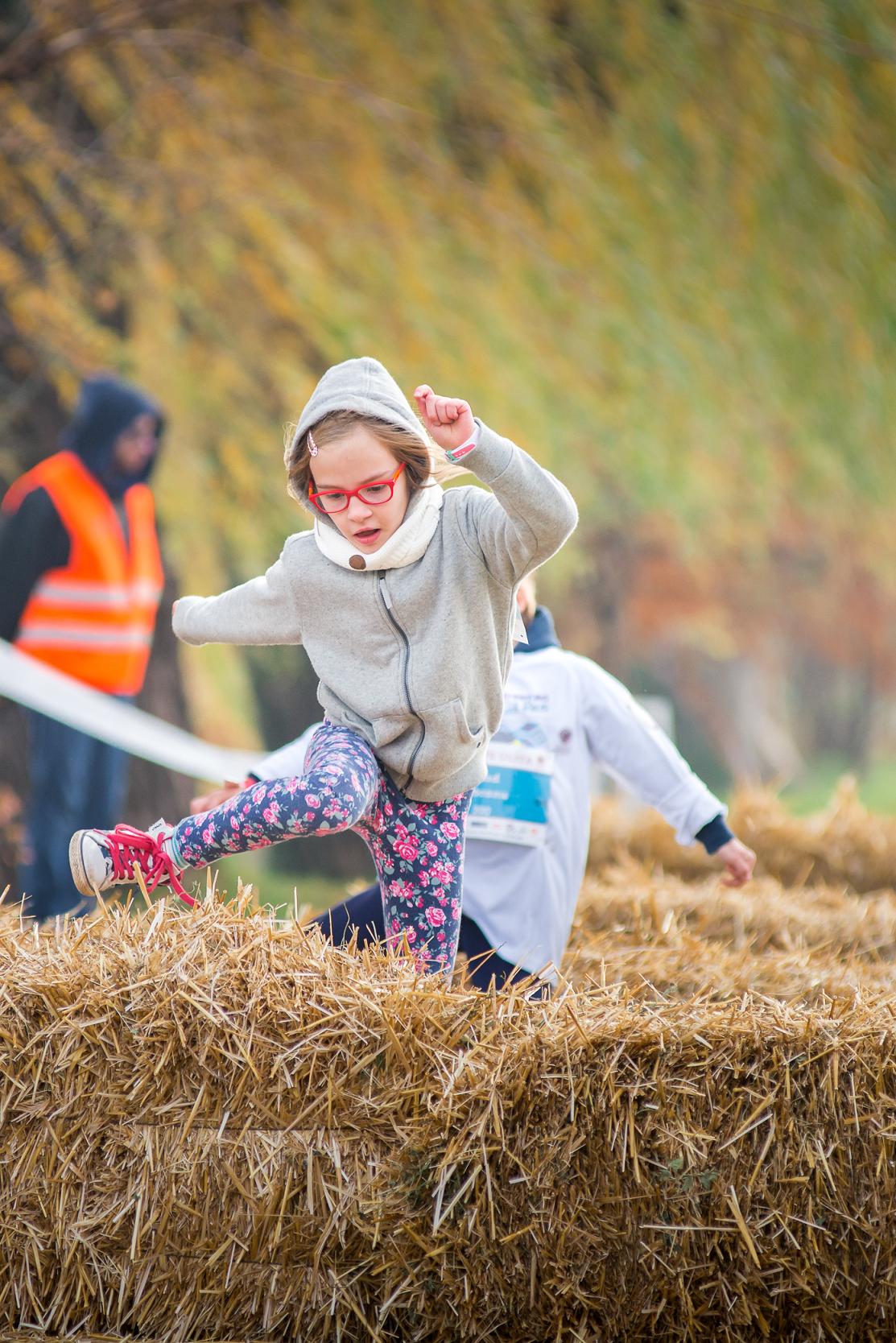 Jocurile copilăriei la RUNFEST - Fuga pe uliță. Sute de concurenți s-au bucurat de o cursă distractivă / GALERIE FOTO