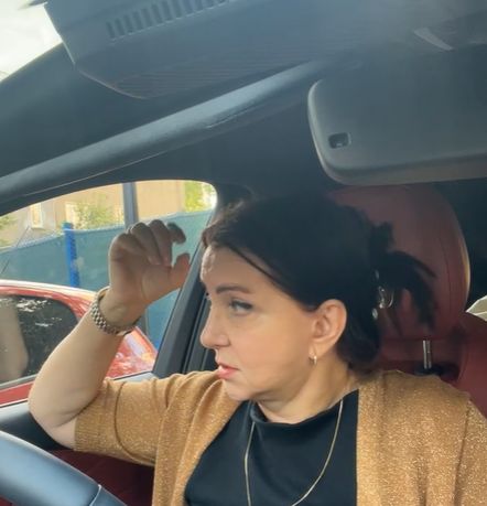Carmen Șerban, clipe de spaimă la volan pe un bulevard din București: „Am căzut în groapa asta… nu mă întrebați cum am ieșit”