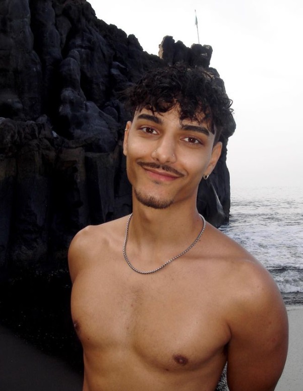 Andrei Ursu și Vlad Condurache s-au logodit în Bali. Și-au confecționat verighetele manual