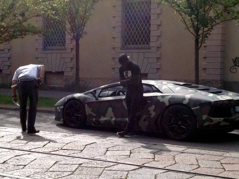 FOTO/ Sulley Muntari, aproape să fie arestat! Garda Financiară l-a confundat cu un infractor!