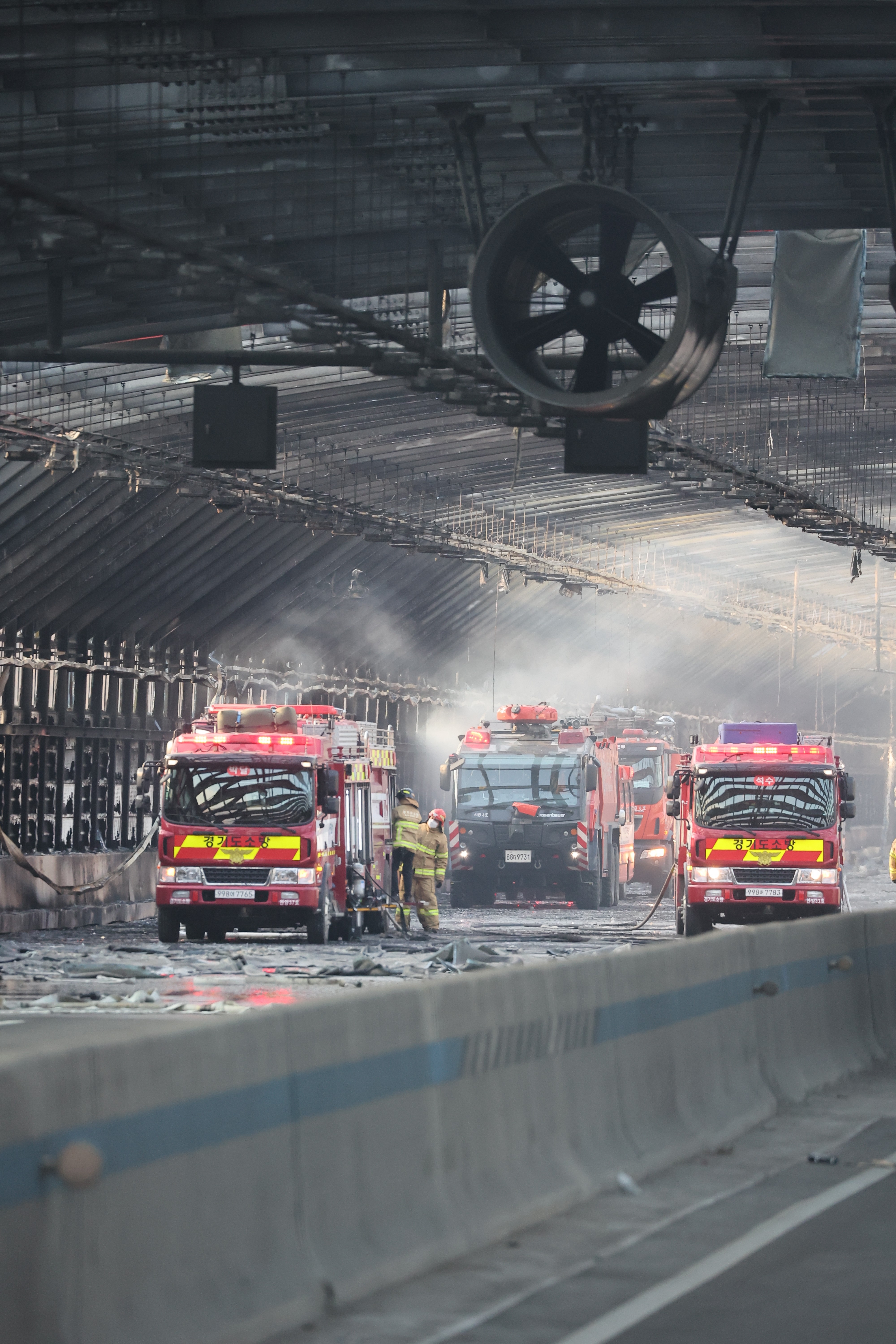 Incendiu de proporţii pe o autostradă din Coreea de Sud după un accident în trafic. Cel puţin cinci morţi şi 37 de răniţi 