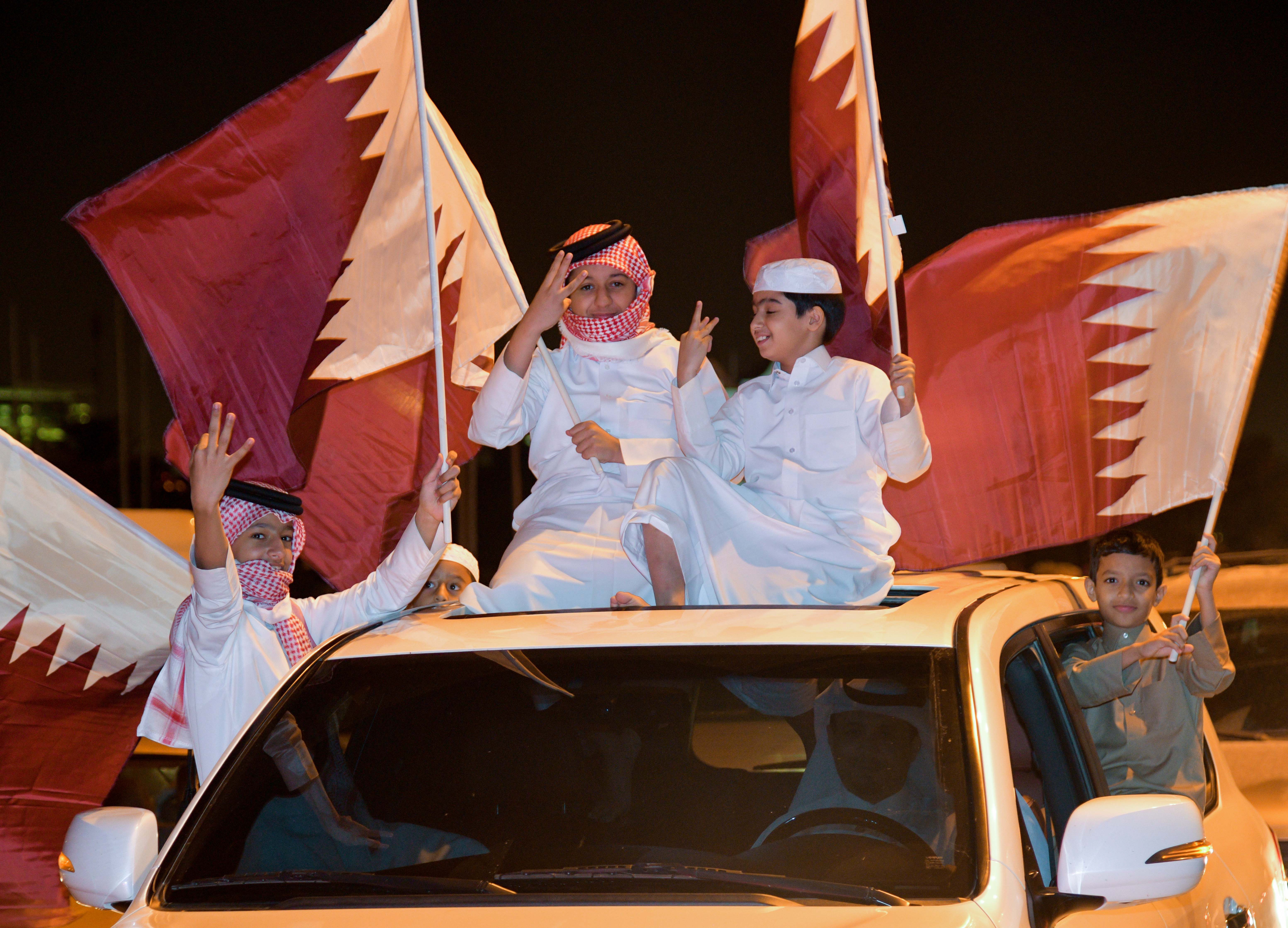 Suporterii naționalei de fotbal din Qatar au sărbătorit pe străzi câștigarea Cupei Asiei | GALERIE FOTO&VIDEO