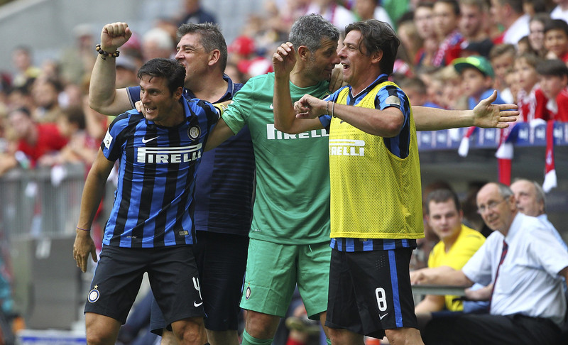 Cristi Chivu a revenit cu succes pe gazon, în demonstrativul Inter Forever - Bayern All Stars / GALERIE FOTO&VIDEO