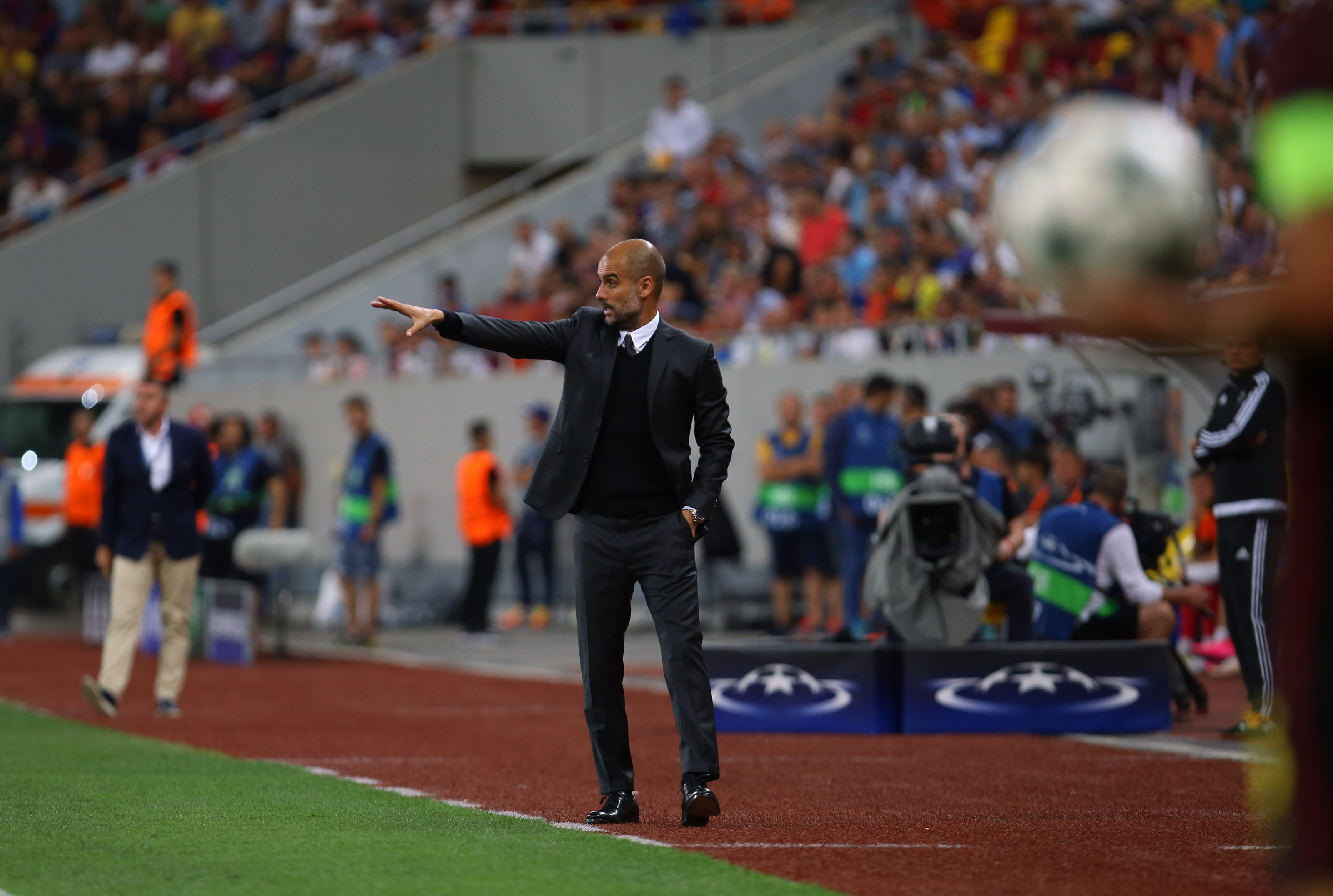 Steaua  - Manchester City 0-5. Liga Campionilor, play-off, prima manșă. Steaua, batjocorită de ”cetățeni” și de dinamoviști! / LIVE BLOG