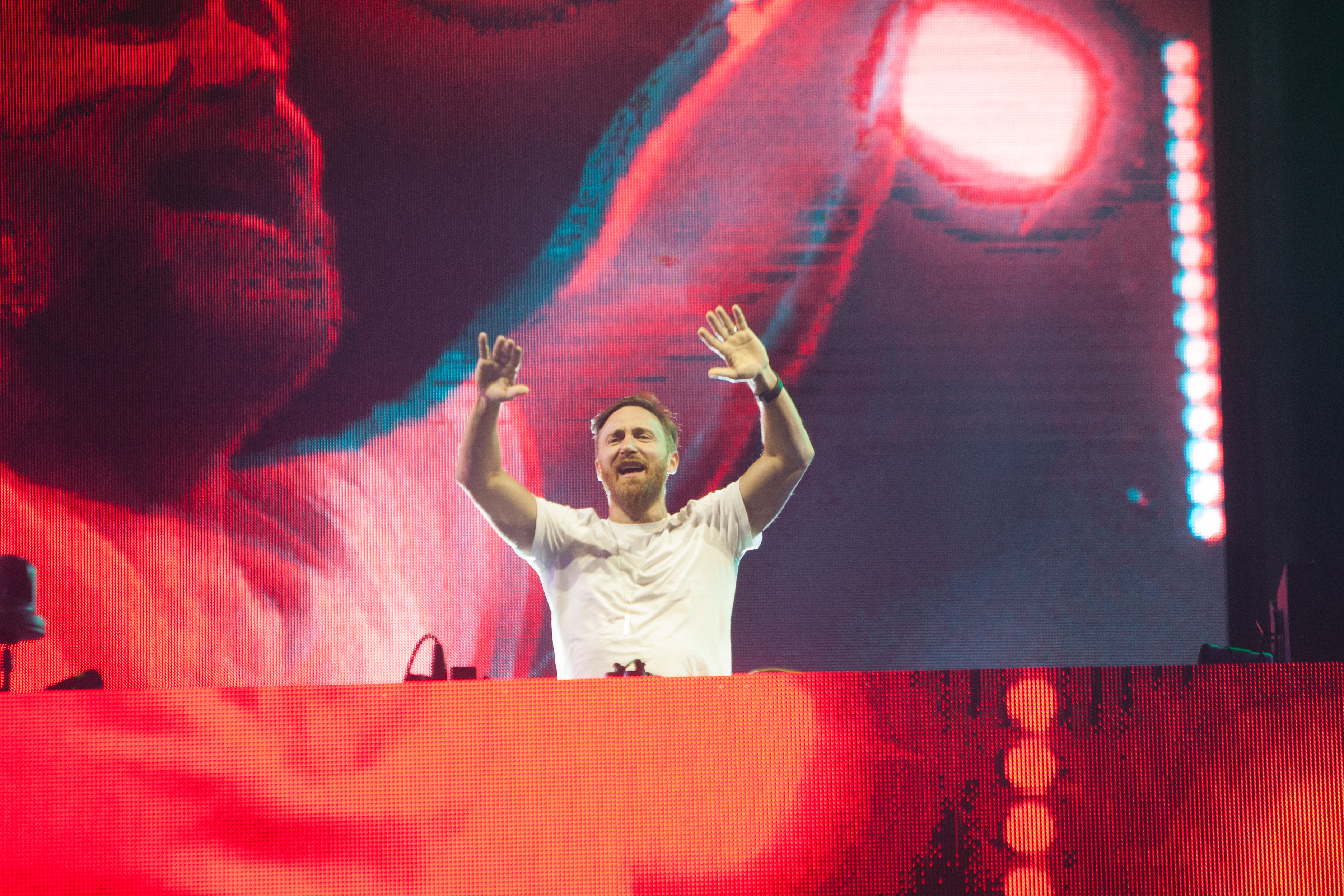 David Guetta, show electrizant la Romexpo. Mii de oameni au venit să-l vadă | FOTO