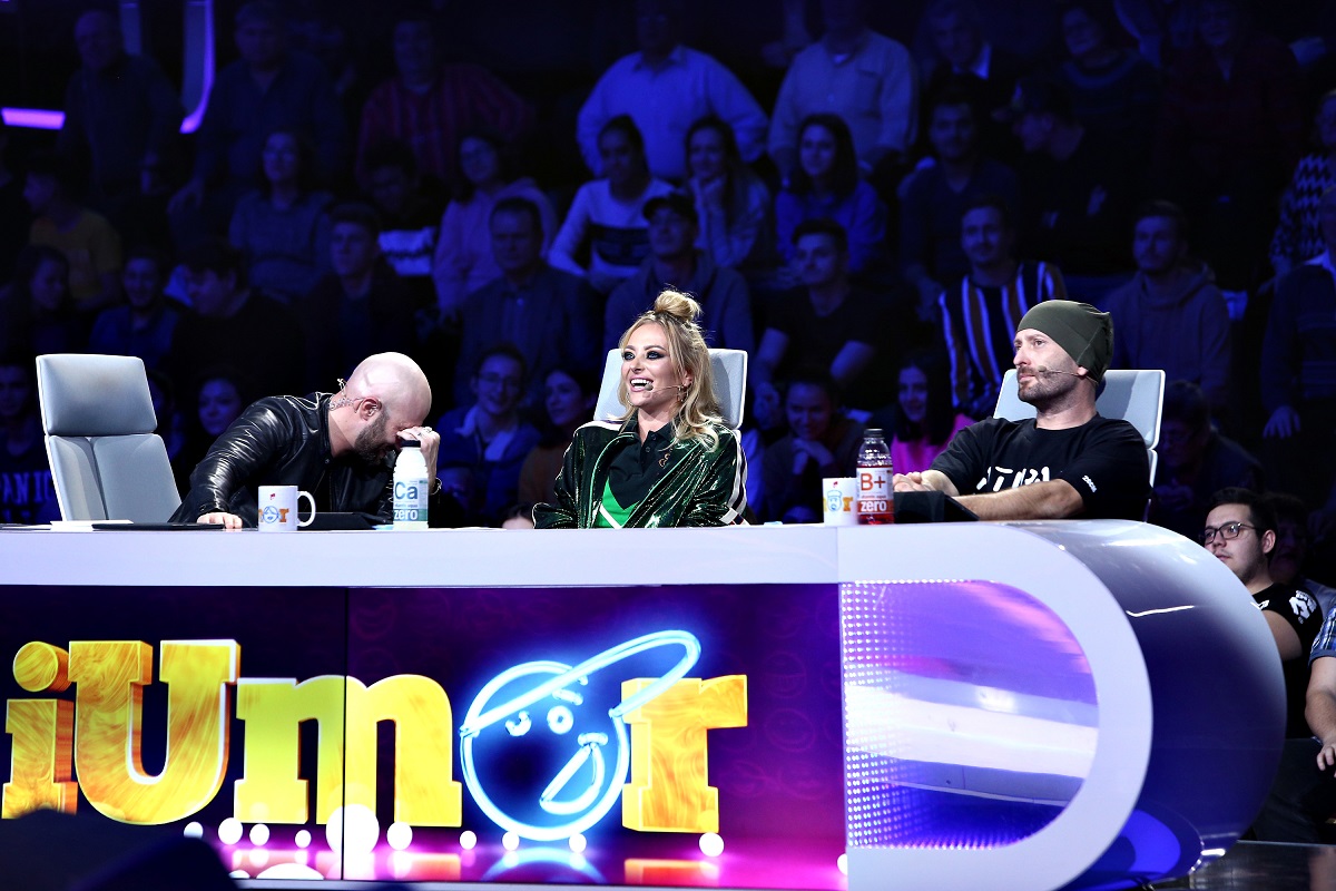 Mihai Bendeac și Roxana Vancea, sărut pasional pe scenă. ”Mihăiță a încasat la greu!”