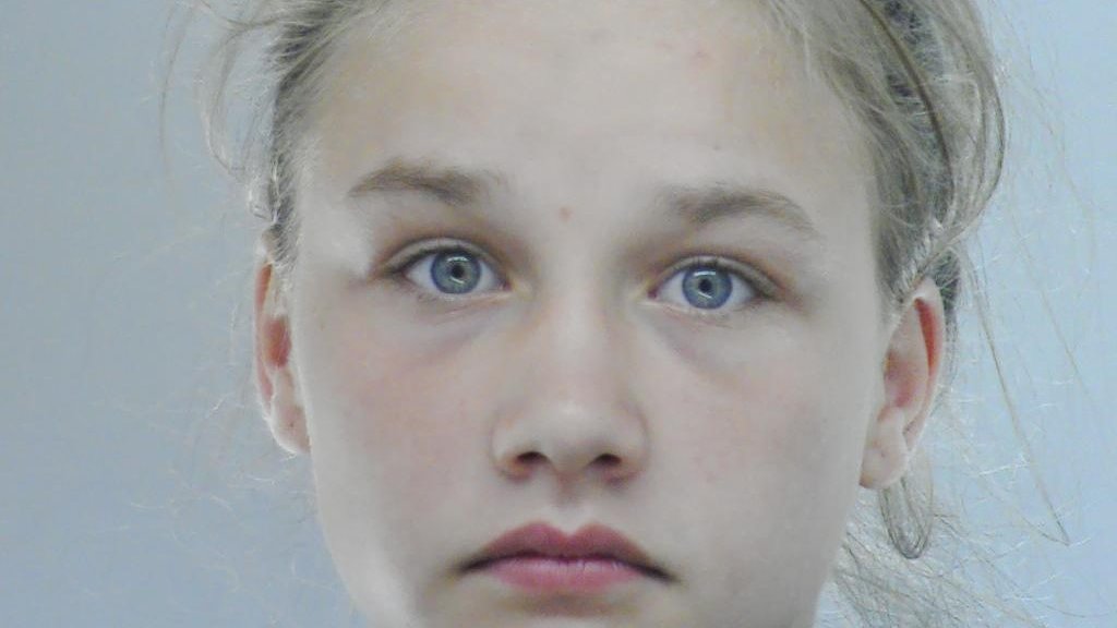 Két gyilkosságot is látott a 16 éves Dorina, emberölés miatt körözik a tinit - Megszólalt a Blikknek a meggyilkolt főbérlő lánya