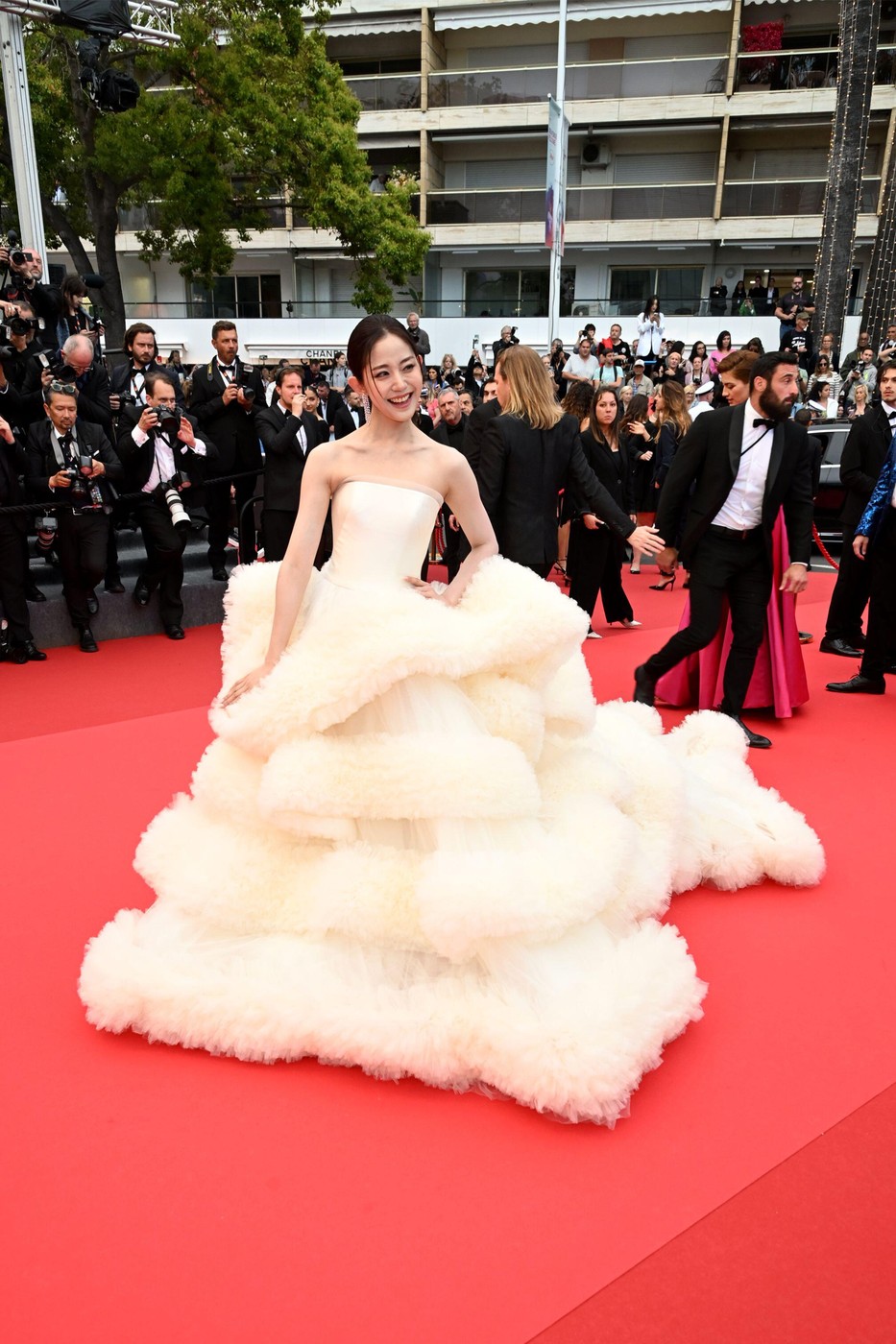 Imagini cu vedetele la ceremonia de deschidere de la Cannes 2025. Robert De Niro a fost însoțit de Tiffany Chen, iubita cu 35 de ani mai mică decât el