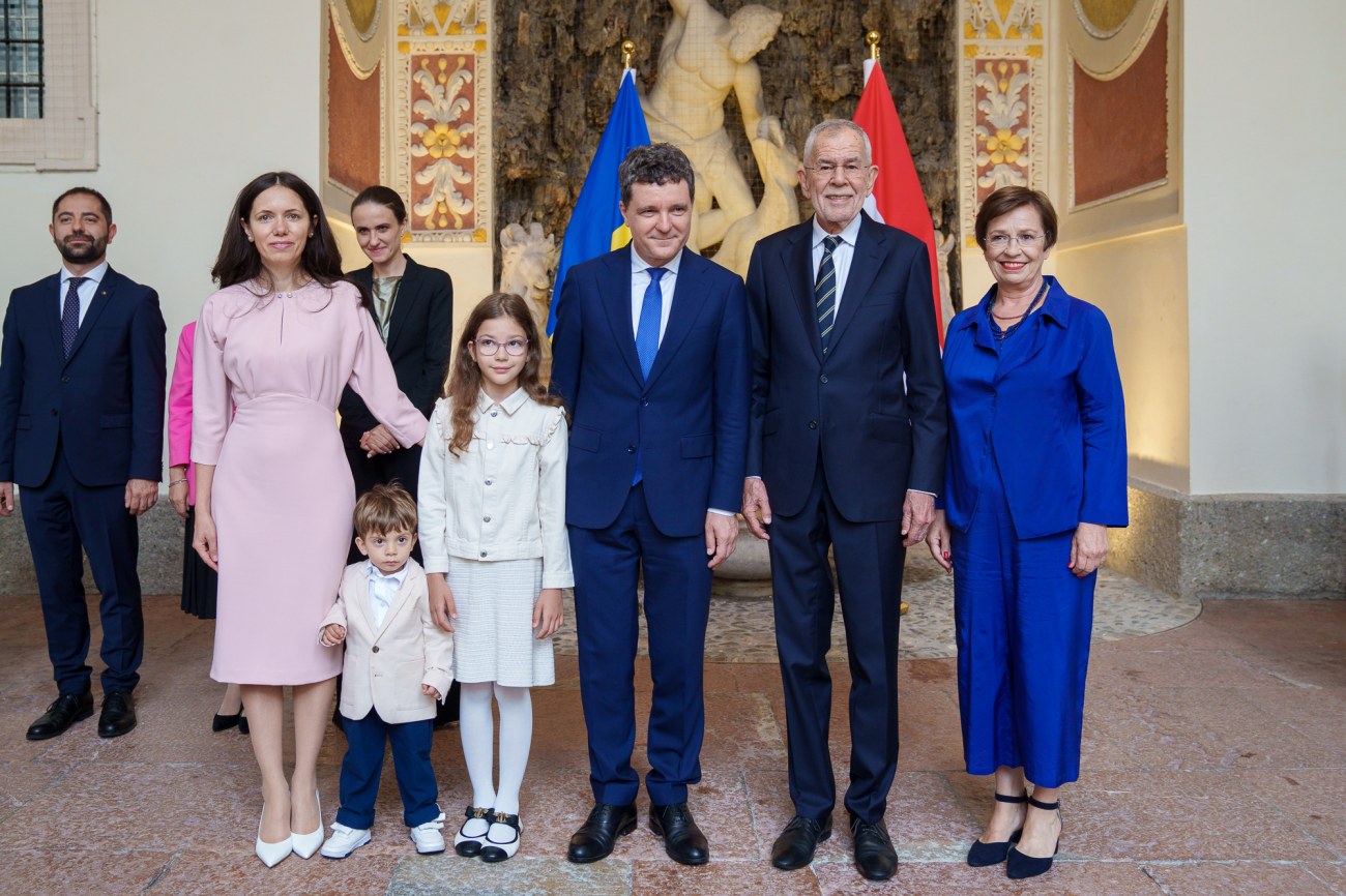 Cât costă rochia Mirabelei Grădinaru purtată la prima vizită oficială în Austria. Partenera lui Nicușor Dan a atras atenția tuturor. Reacția Andreei Raicu