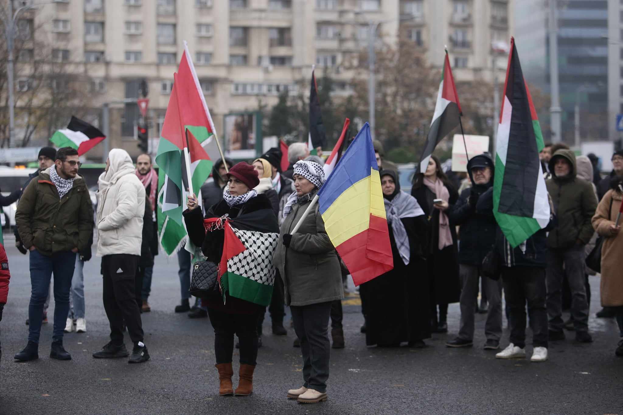 Un nou marș pentru susținerea Palestinei, în București. Organizatorii cer „oprirea genocidului" și salvarea copiilor din Fâșia Gaza | FOTO