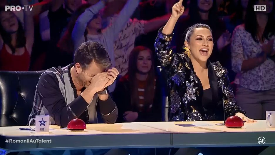 A revenit pe scena de la Românii au talent. A creat isterie | FOTO