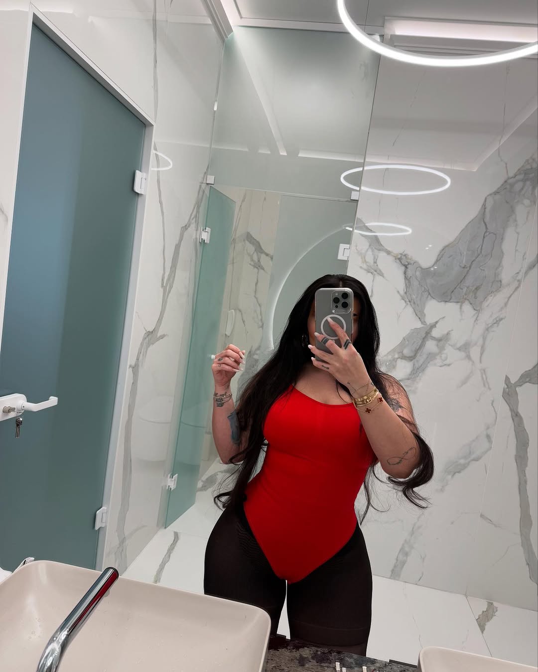 Cum arată Oana Radu după ce ar fi slăbit 13 kg. Fanii o acuză că minte: „Șoc emoțional mare”