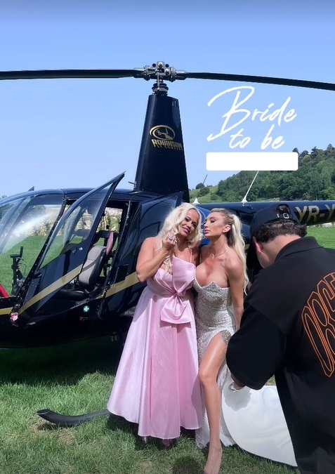 Anda Adam și Joseph, nași de cununie înainte de nunta lor. La eveniment, mireasa a ajuns cu elicopterul, iar mirele, cu bolidul Lamborghini