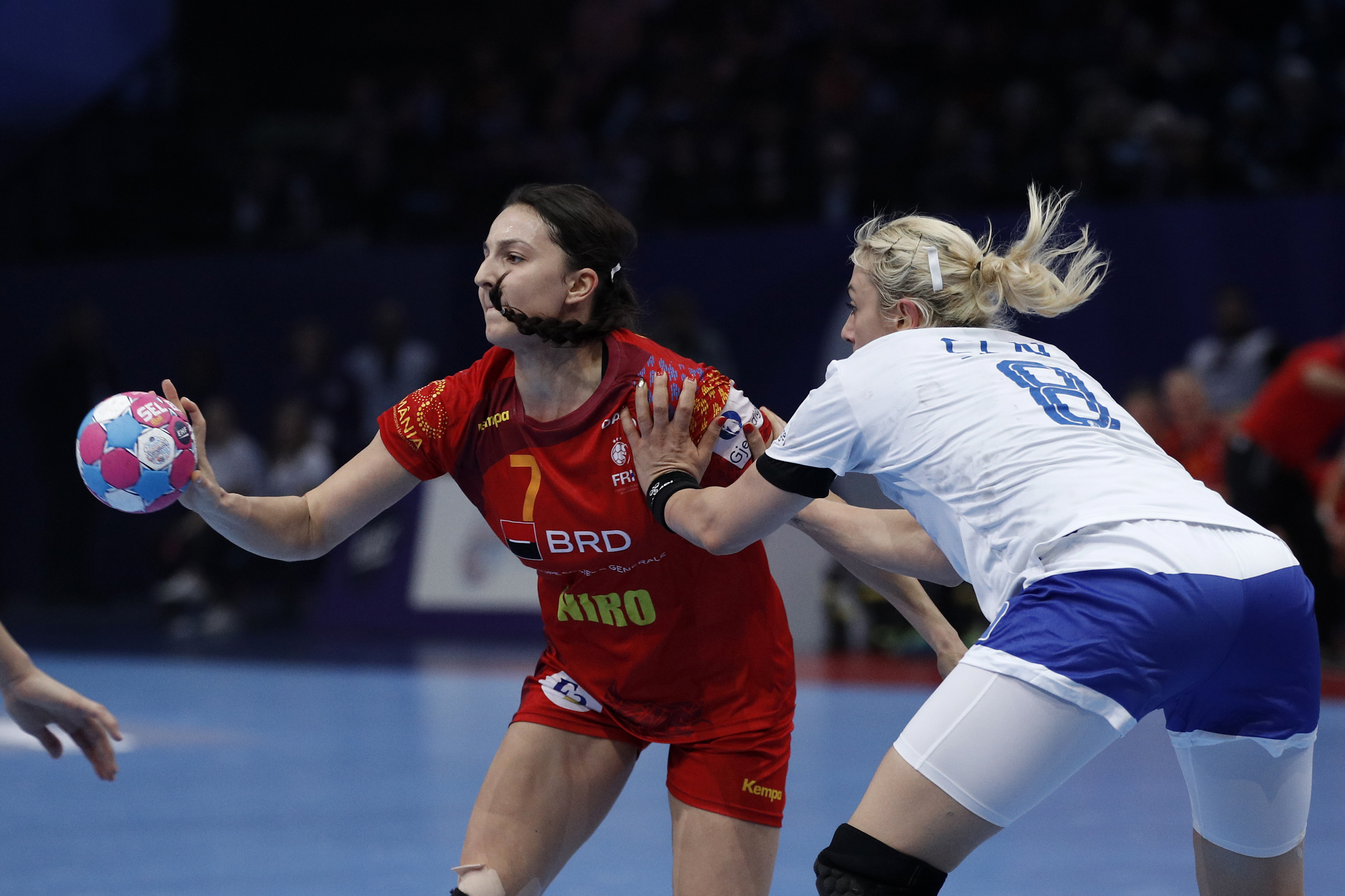 România - Rusia 22 -28. Tricolorele au pierdut fără drept de apel în semifinalele Euro 2018 de handbal feminin. Duminică, finala mică pentru bronz | VIDEO&GALERIE FOTO