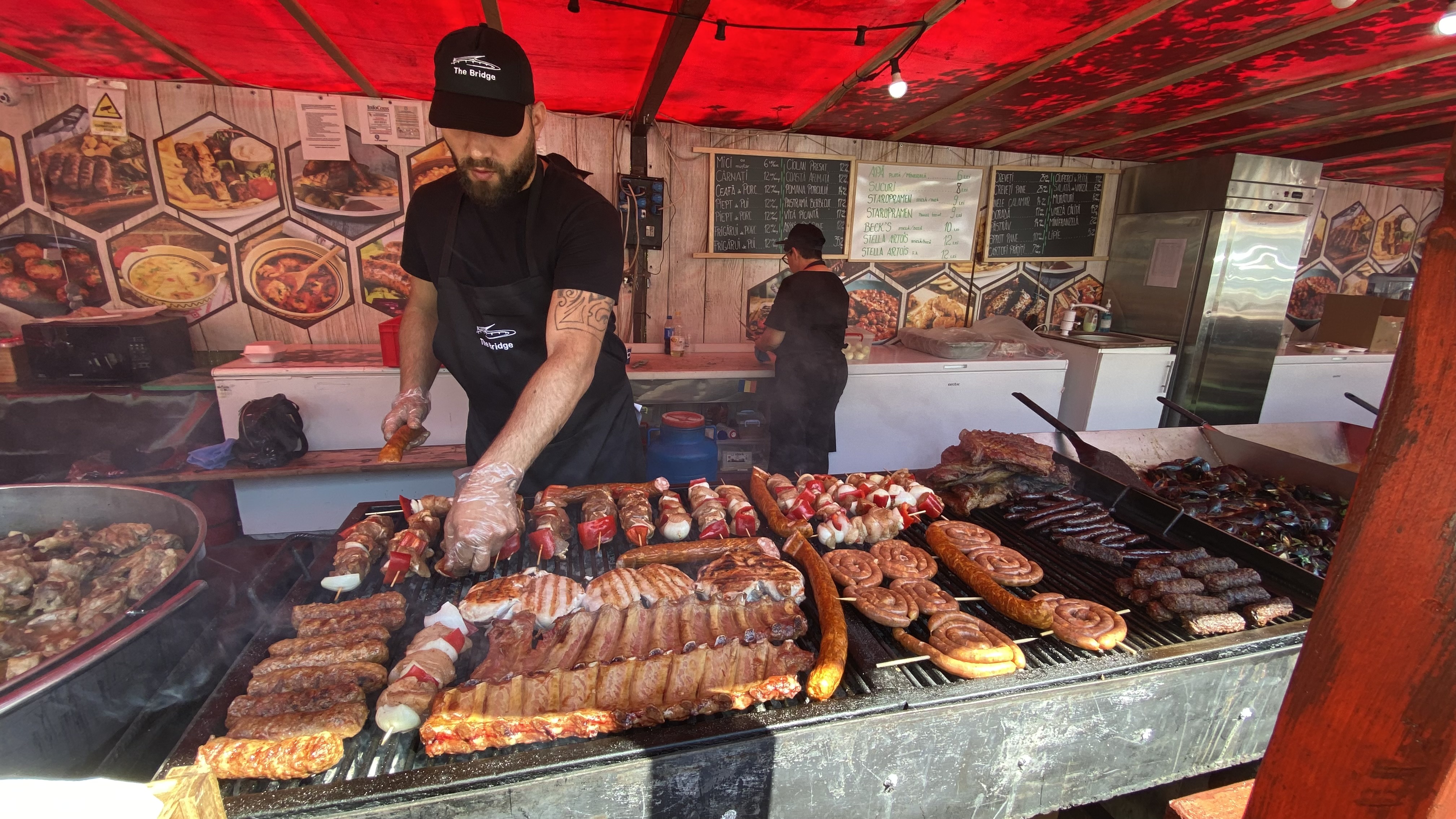 Evenimente gastronomice de 1 Mai în București: mici de un metru în parcul IOR și festin culinar lângă Arena Națională