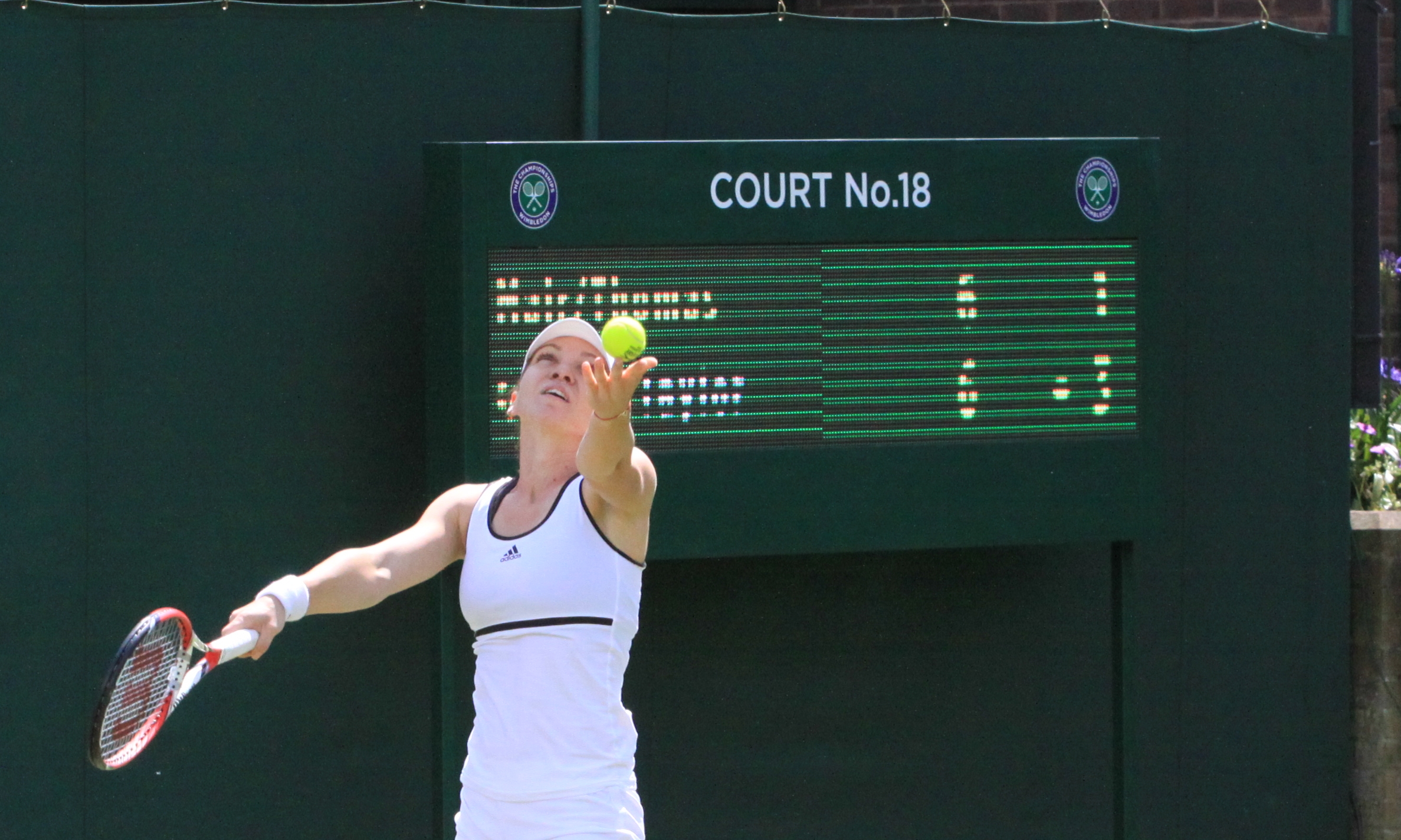 SUPER FOTO/ Simona Halep e în formă, debutează la Wimbledon!